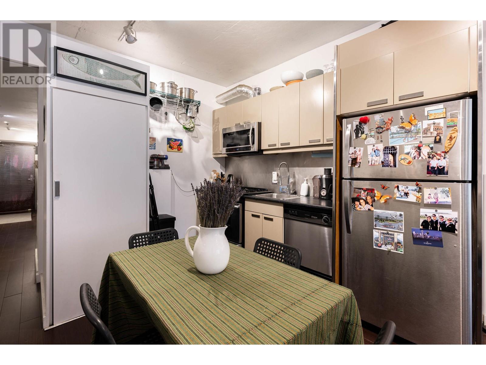 219 1529 W 6th Avenue, Vancouver, British Columbia  V6J 1R1 - Photo 13 - R2976391
