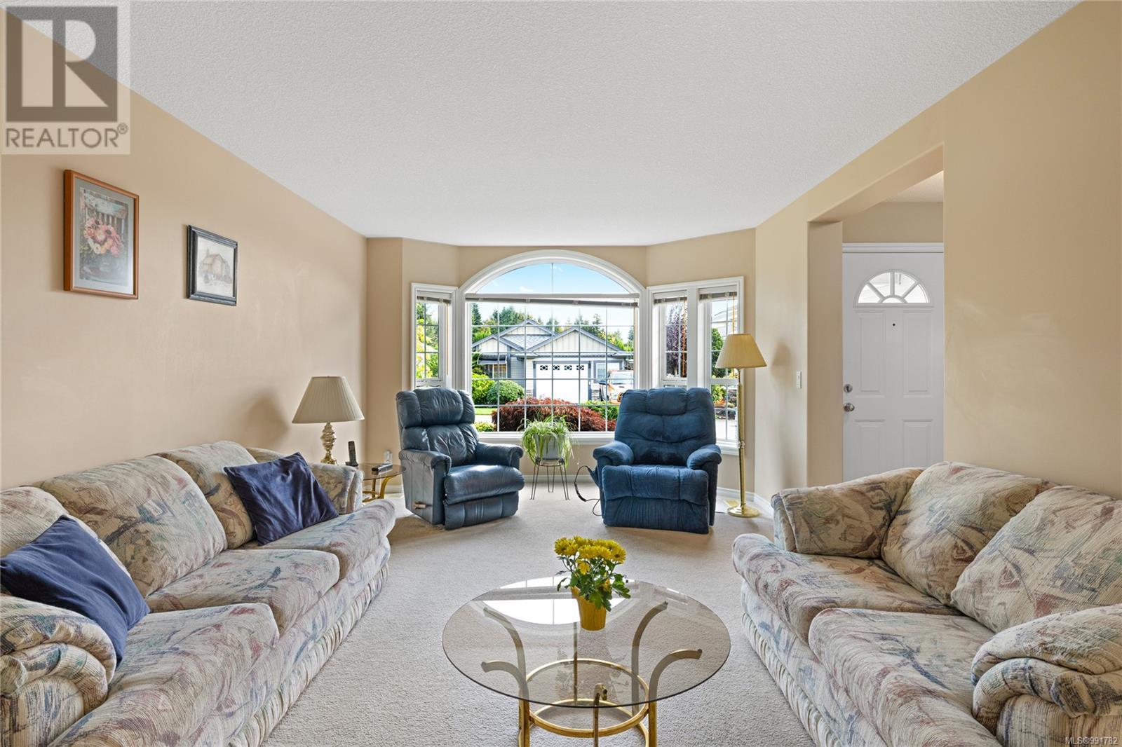 Property at 3853 Honey Locust Dr image 5
