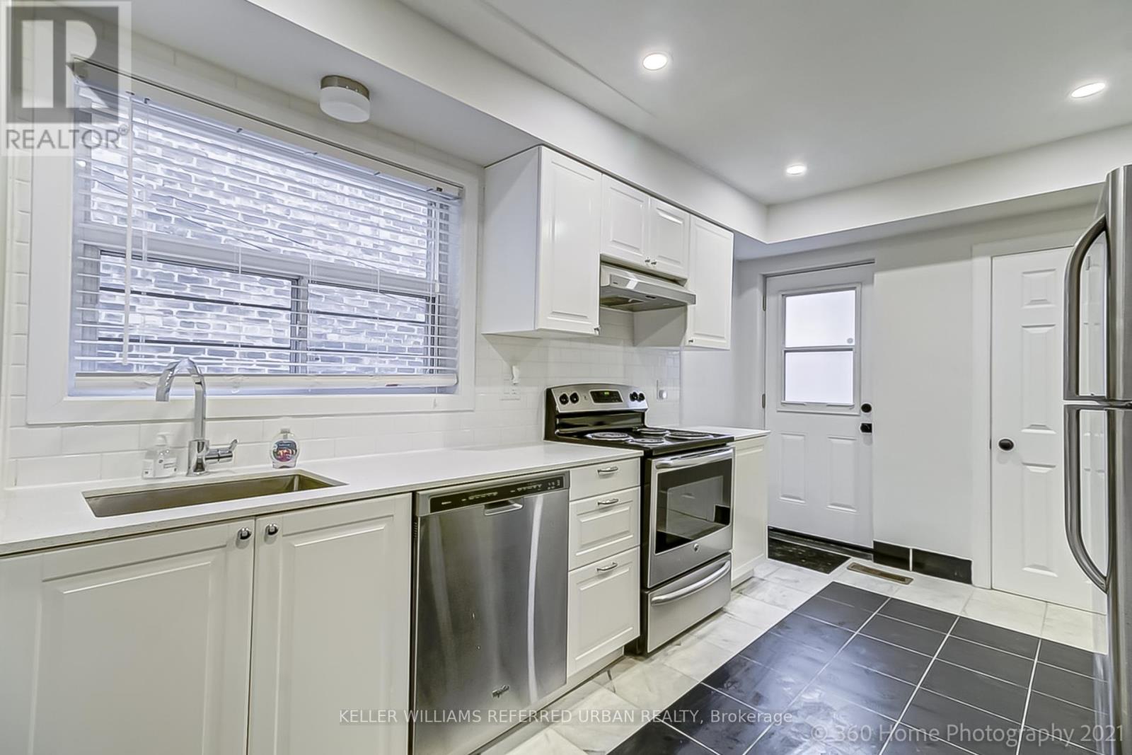 Main - 21 Jones Avenue, Toronto, Ontario  M4M 2Z7 - Photo 7 - E12015593