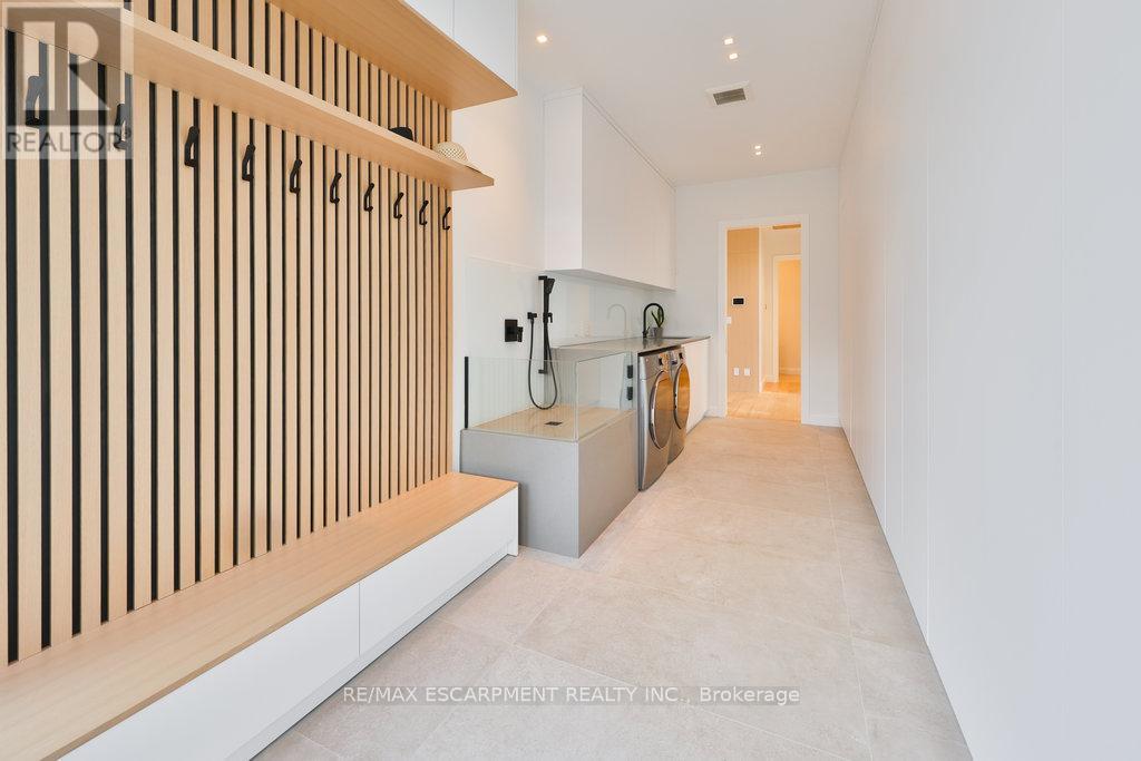 1495 Lochlin Trail, Mississauga (Mineola), Ontario  L5G 3V6 - Photo 12 - W12015587