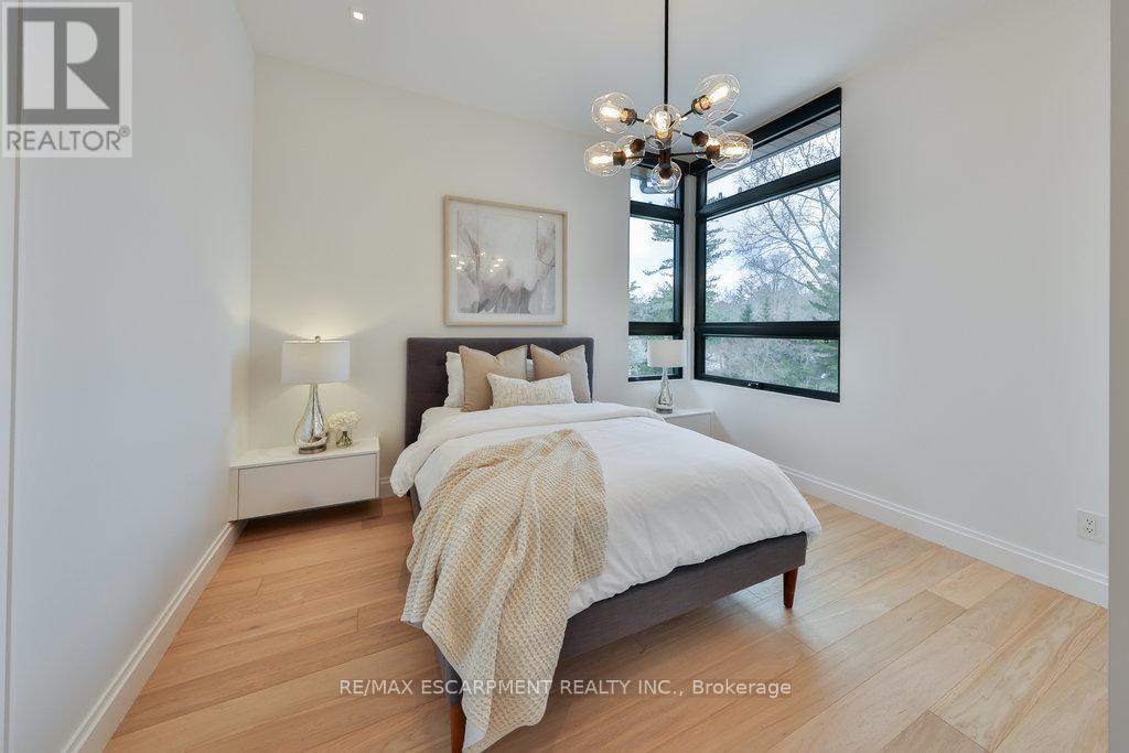 1495 Lochlin Trail, Mississauga (Mineola), Ontario  L5G 3V6 - Photo 24 - W12015587