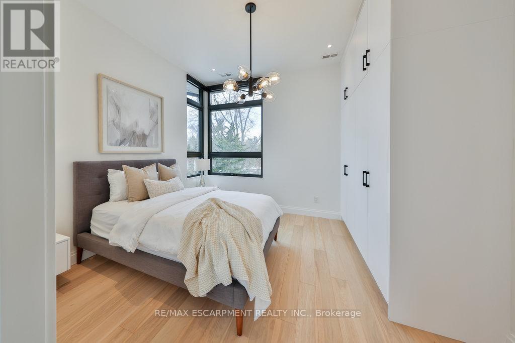 1495 Lochlin Trail, Mississauga (Mineola), Ontario  L5G 3V6 - Photo 25 - W12015587