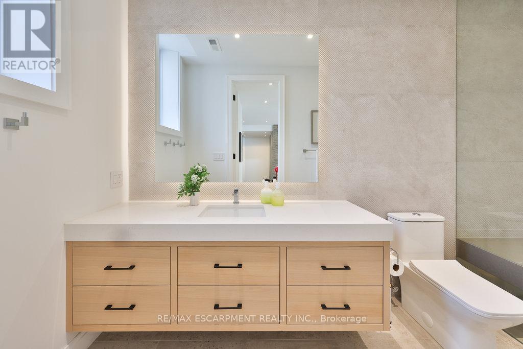 1495 Lochlin Trail, Mississauga (Mineola), Ontario  L5G 3V6 - Photo 38 - W12015587