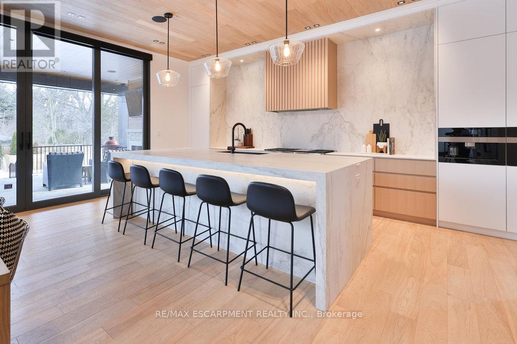 1495 Lochlin Trail, Mississauga (Mineola), Ontario  L5G 3V6 - Photo 6 - W12015587