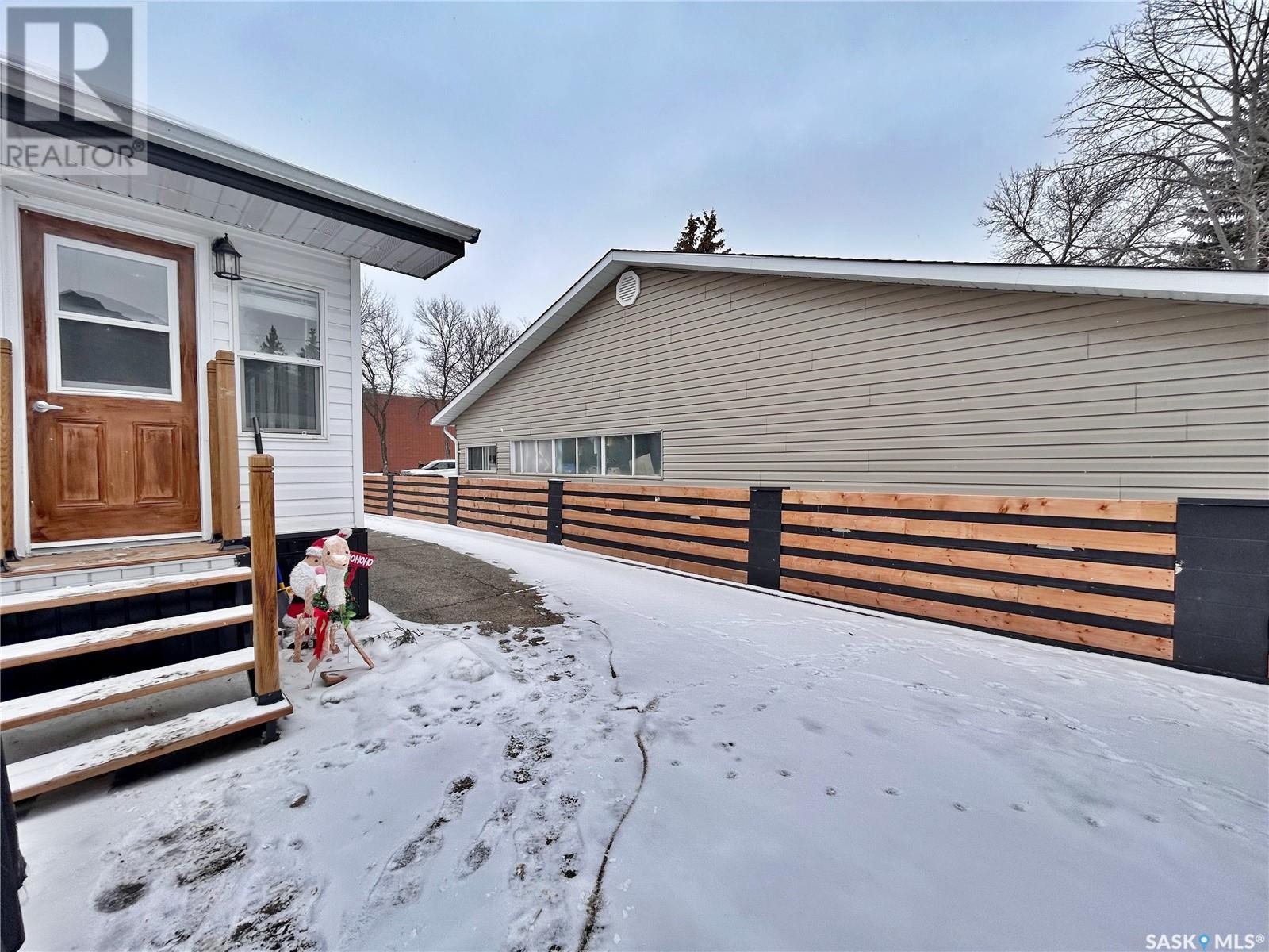 905 Gordon Street, Moosomin, Saskatchewan  S0G 3N0 - Photo 48 - SK998707