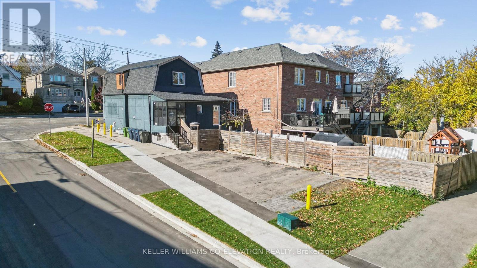 681 Scarlett Road, Toronto, Ontario  M9P 2T3 - Photo 7 - W11995474