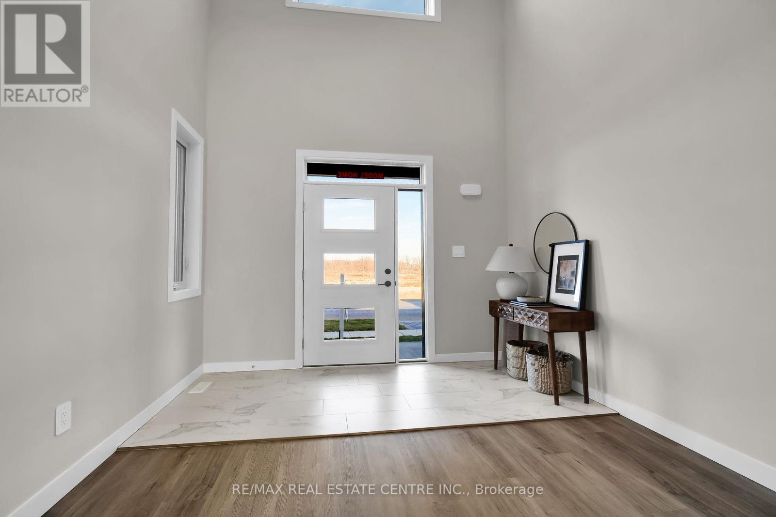 Property at 6841 ROYAL MAGNOLIA AVENUE image 2