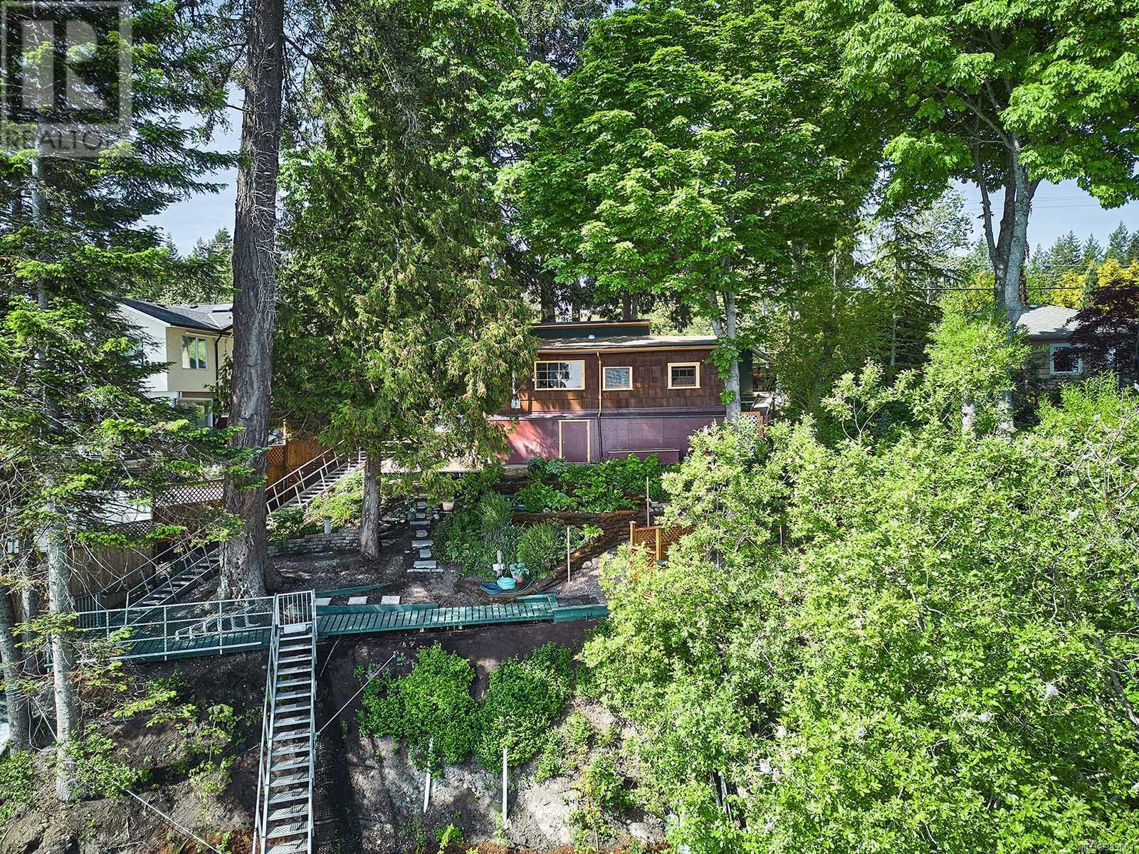 Property at 9005 Lochside Dr image 5