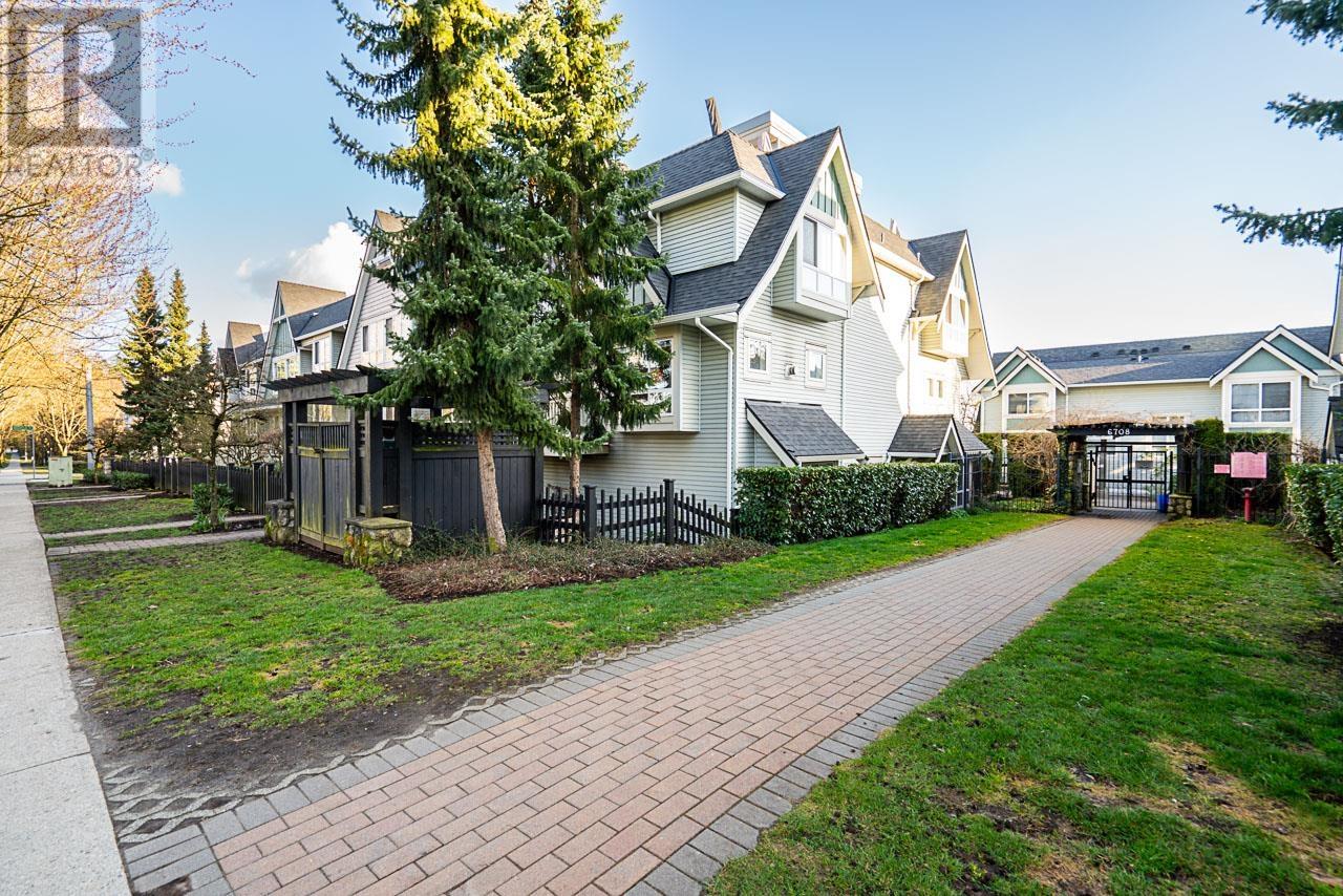 Listing Picture 2 of 35 : 6772 BERESFORD STREET, Burnaby / 本拿比 - 魯藝地產 Yvonne Lu Group - MLS Medallion Club Member