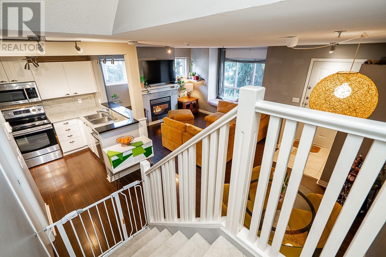 Listing Picture 21 of 35 : 6772 BERESFORD STREET, Burnaby / 本拿比 - 魯藝地產 Yvonne Lu Group - MLS Medallion Club Member