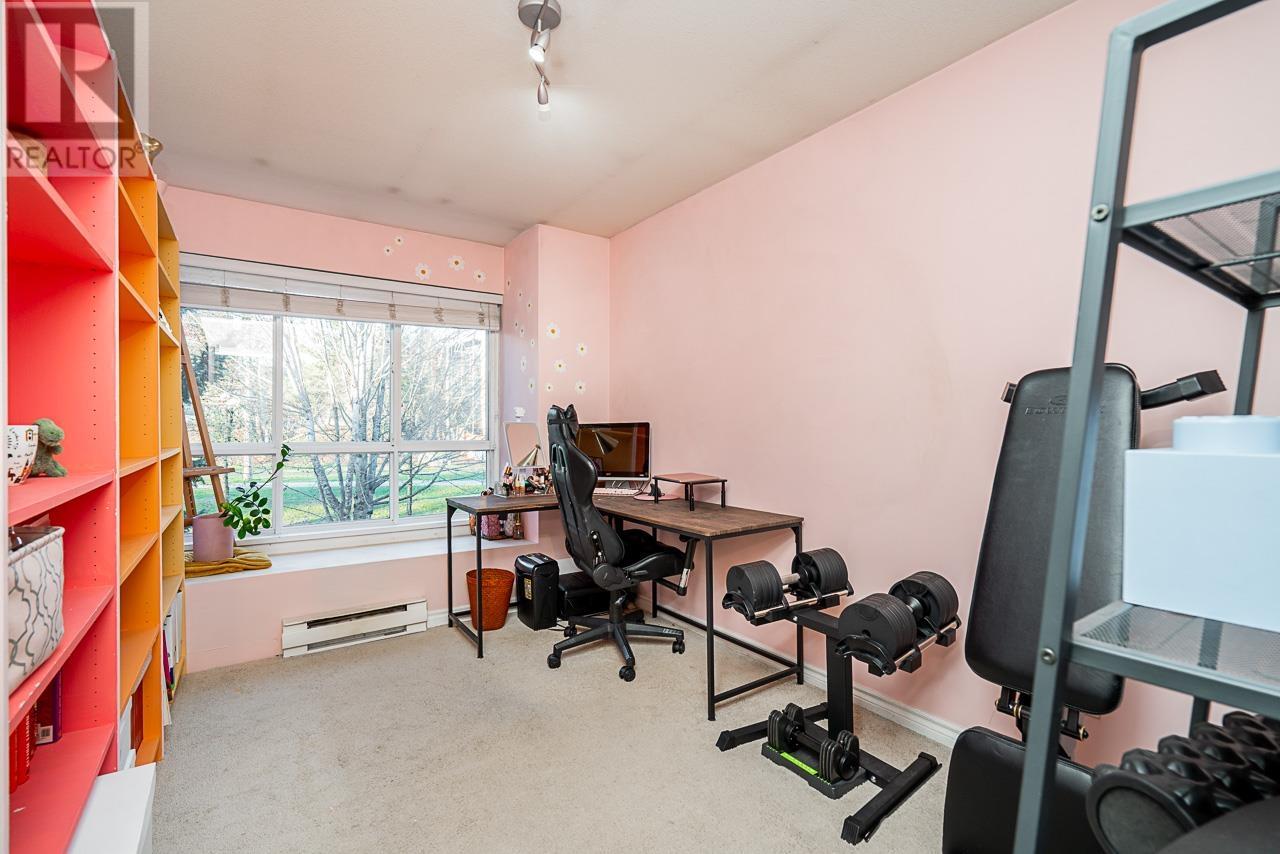 Listing Picture 25 of 35 : 6772 BERESFORD STREET, Burnaby / 本拿比 - 魯藝地產 Yvonne Lu Group - MLS Medallion Club Member