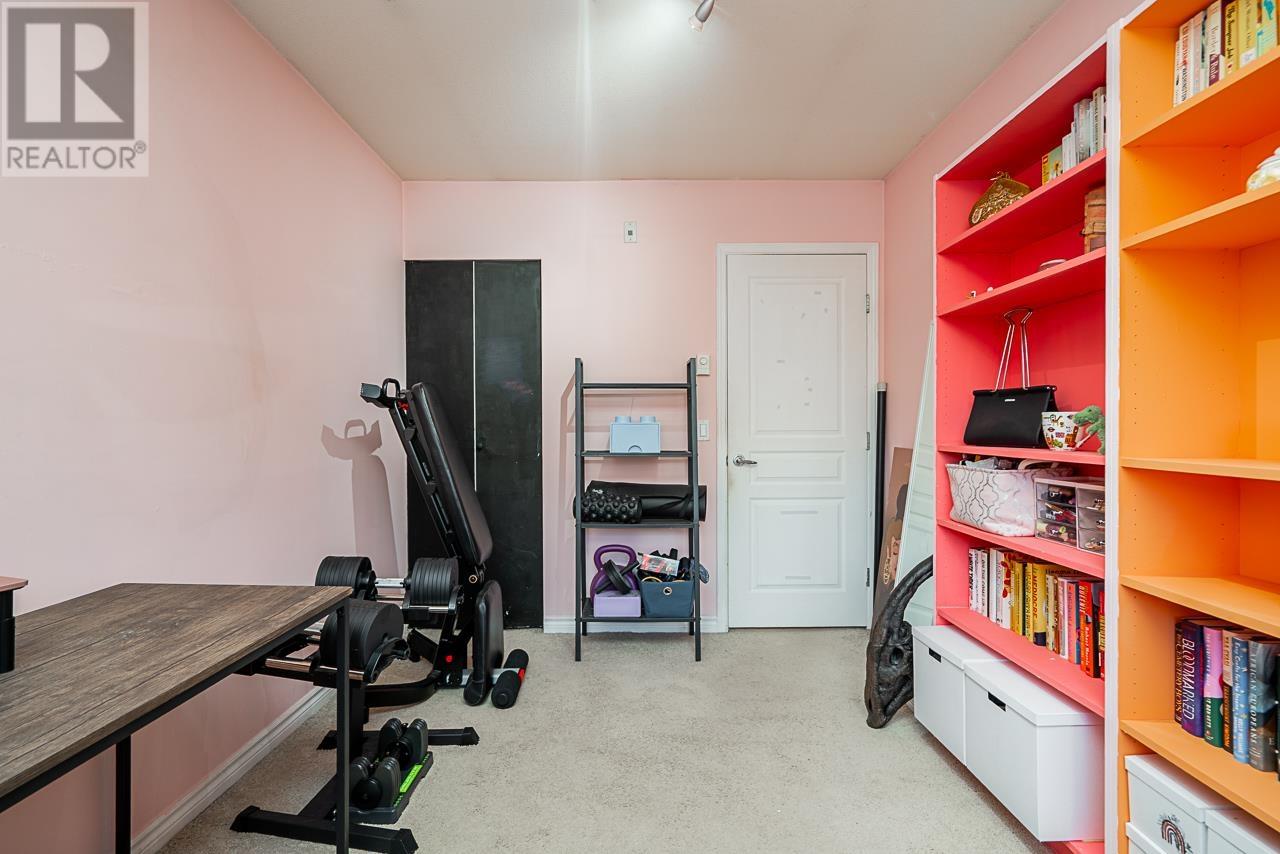 Listing Picture 26 of 35 : 6772 BERESFORD STREET, Burnaby / 本拿比 - 魯藝地產 Yvonne Lu Group - MLS Medallion Club Member