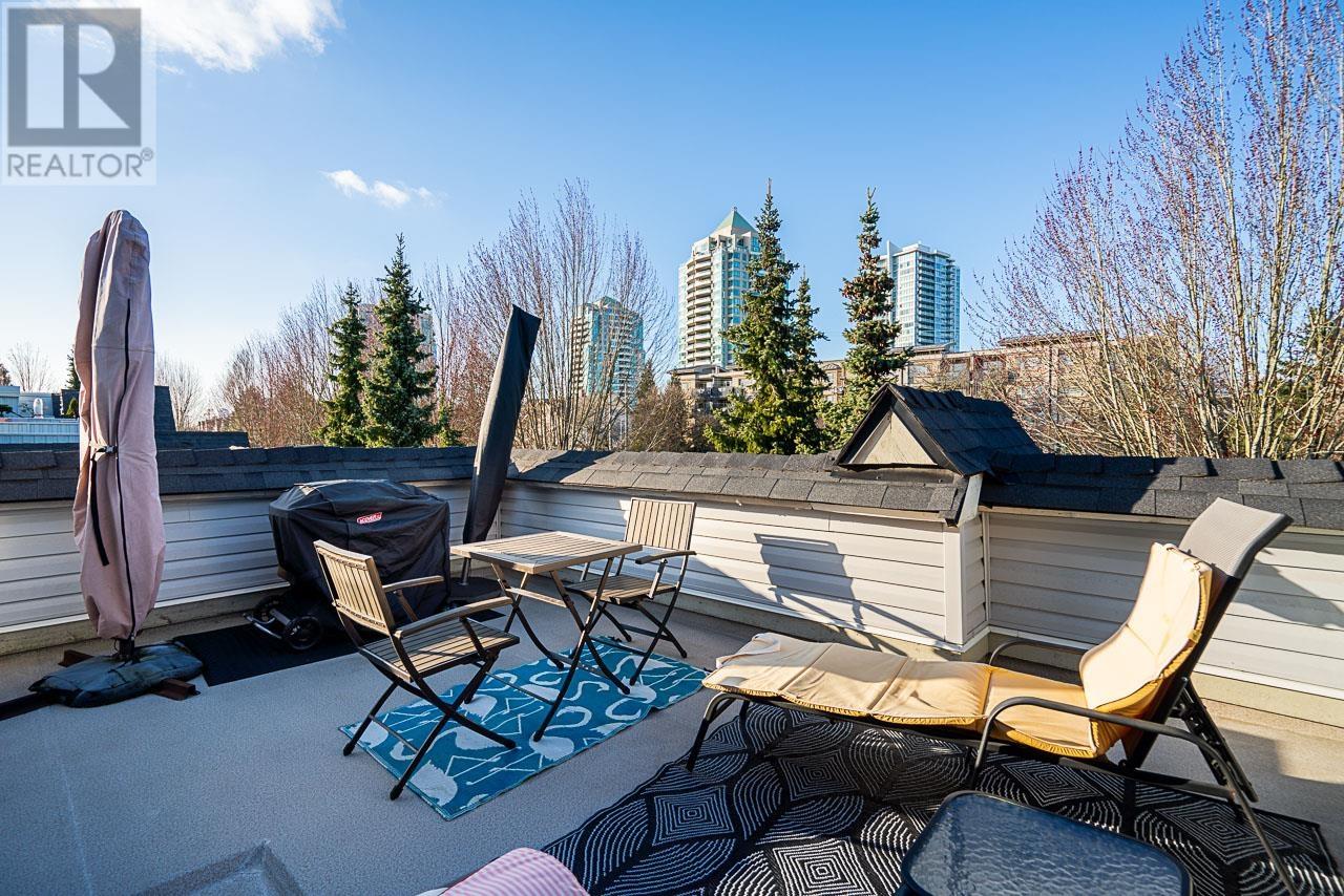 Listing Picture 31 of 35 : 6772 BERESFORD STREET, Burnaby / 本拿比 - 魯藝地產 Yvonne Lu Group - MLS Medallion Club Member