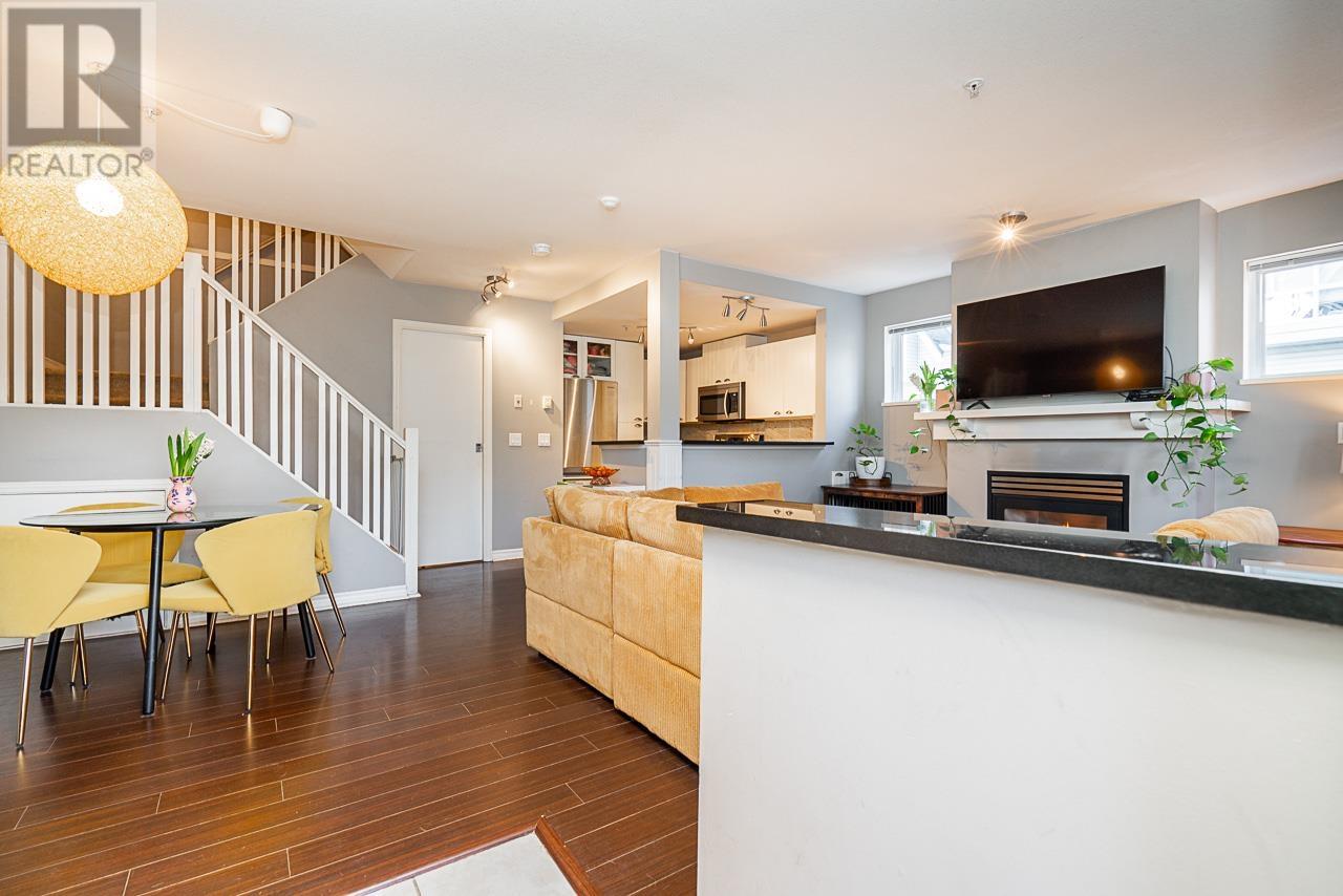 Listing Picture 6 of 35 : 6772 BERESFORD STREET, Burnaby / 本拿比 - 魯藝地產 Yvonne Lu Group - MLS Medallion Club Member