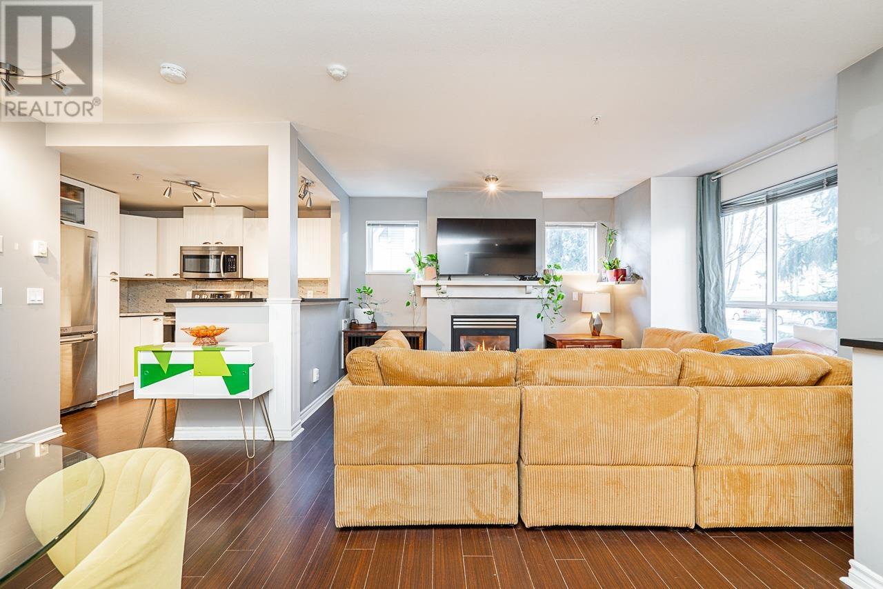 Listing Picture 7 of 35 : 6772 BERESFORD STREET, Burnaby / 本拿比 - 魯藝地產 Yvonne Lu Group - MLS Medallion Club Member