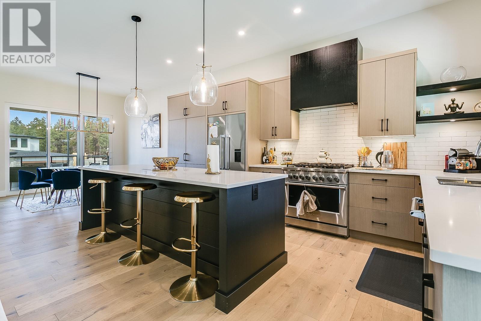 Property at 10225 Beacon Hill Drive image 4