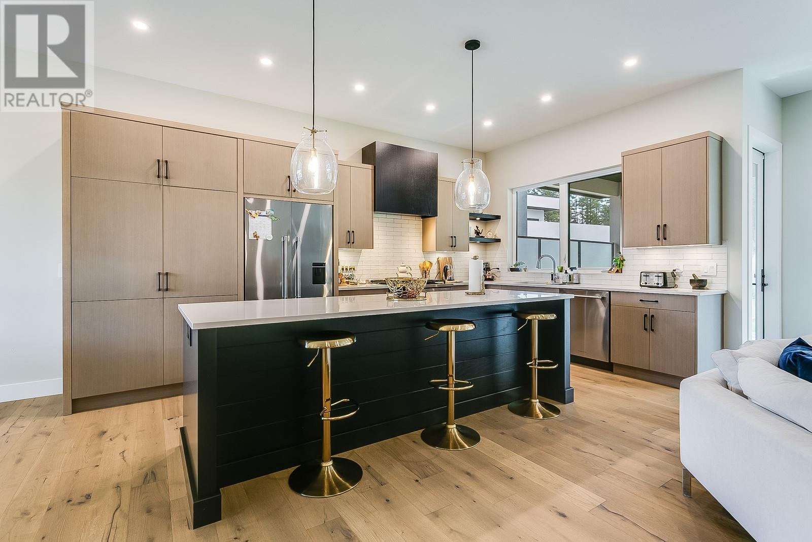 Property at 10225 Beacon Hill Drive image 5