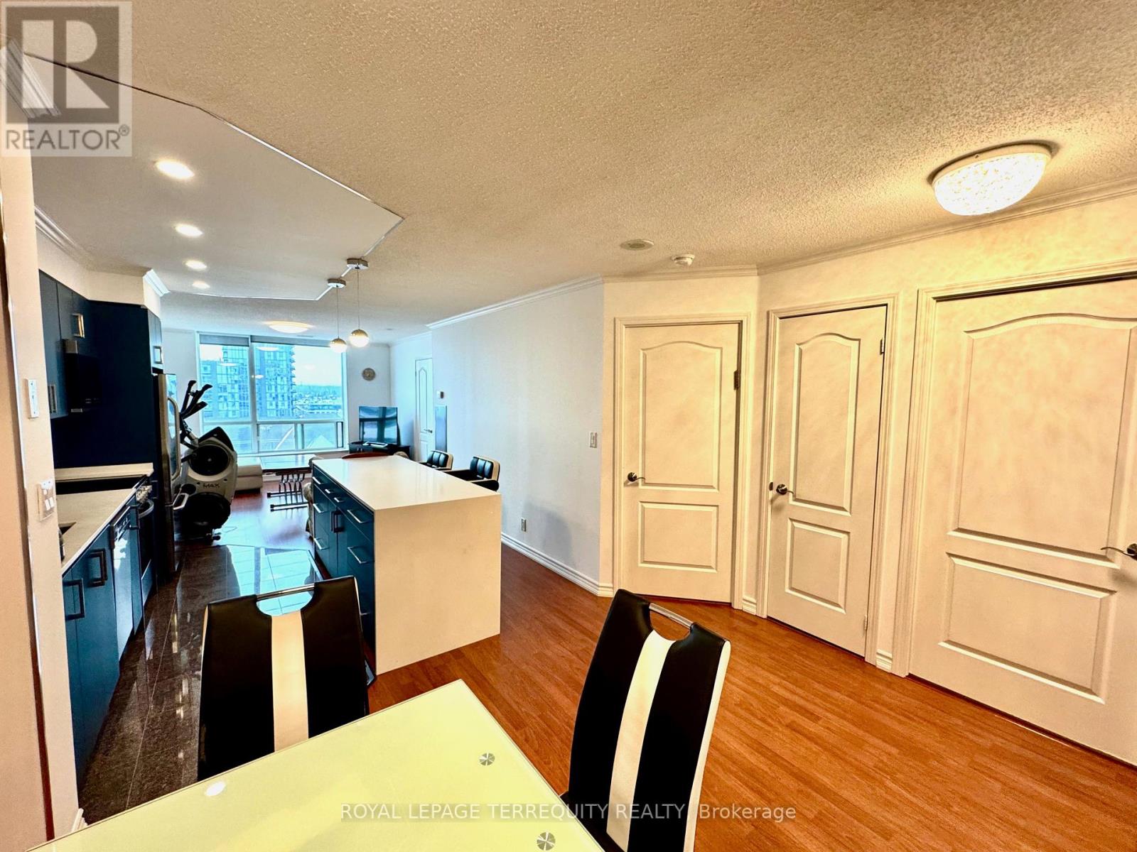 1006 - 745 New Westminster Drive, Vaughan, Ontario  L4J 8J9 - Photo 14 - N12015680
