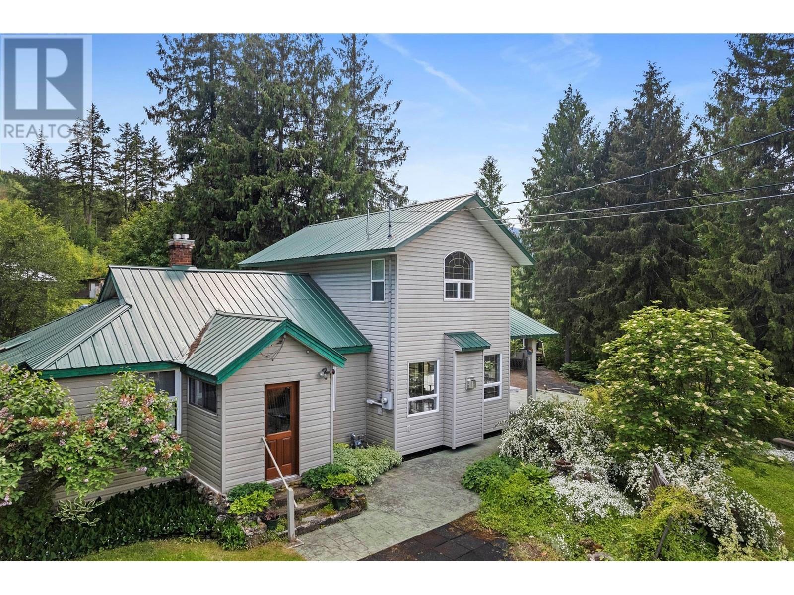 1756 Blind Bay Road, Blind Bay, British Columbia