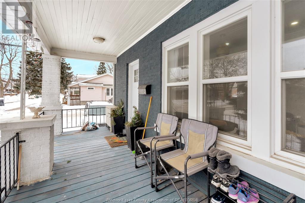Property at 1152 OAK STREET image 2