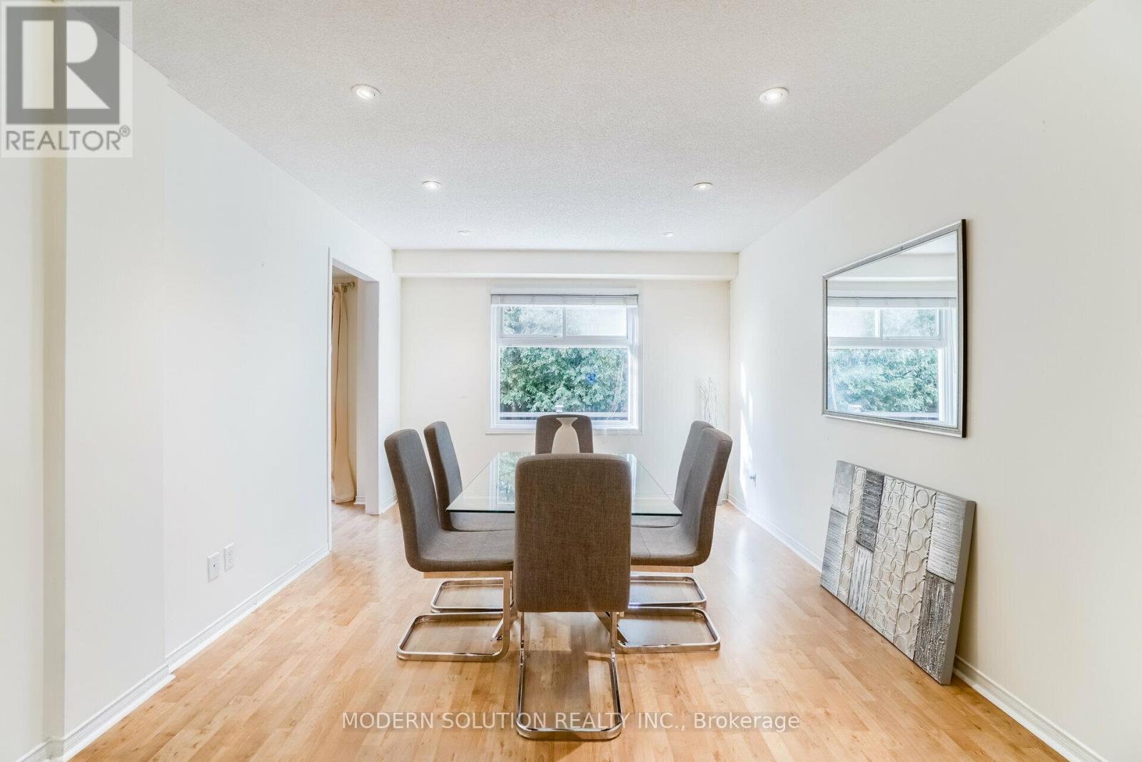 617 Curzon Avenue, Mississauga, Ontario  L5G 1P8 - Photo 12 - W12015706