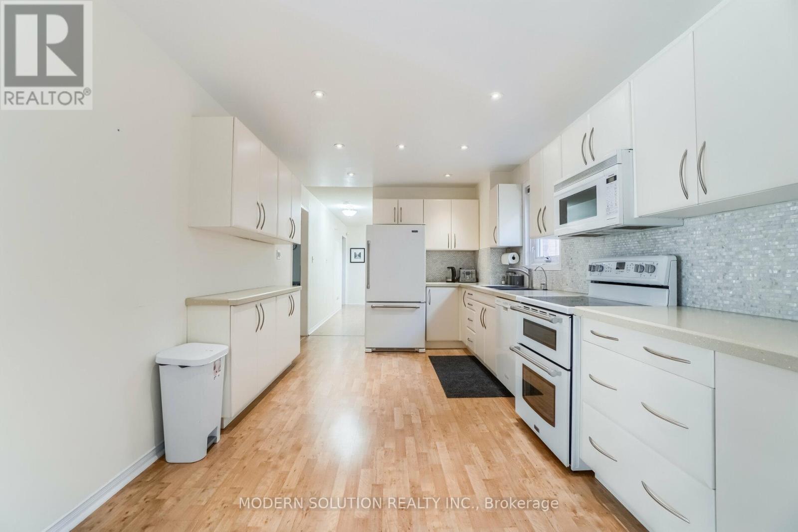 617 Curzon Avenue, Mississauga, Ontario  L5G 1P8 - Photo 17 - W12015706