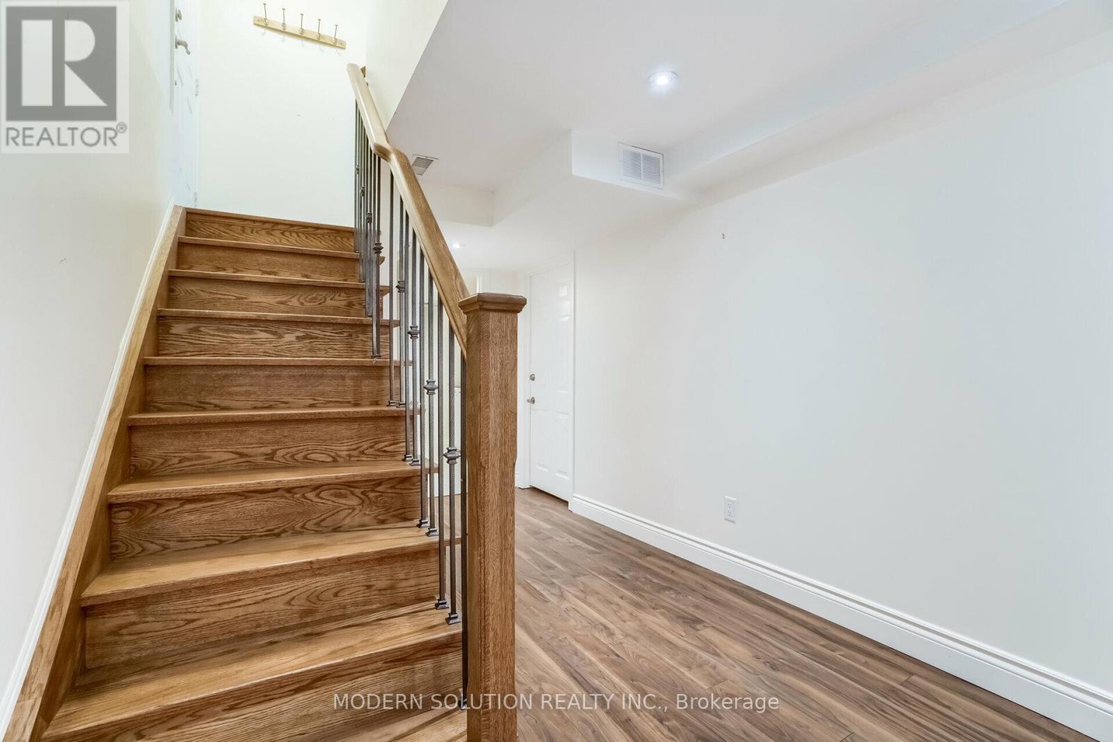 617 Curzon Avenue, Mississauga, Ontario  L5G 1P8 - Photo 38 - W12015706