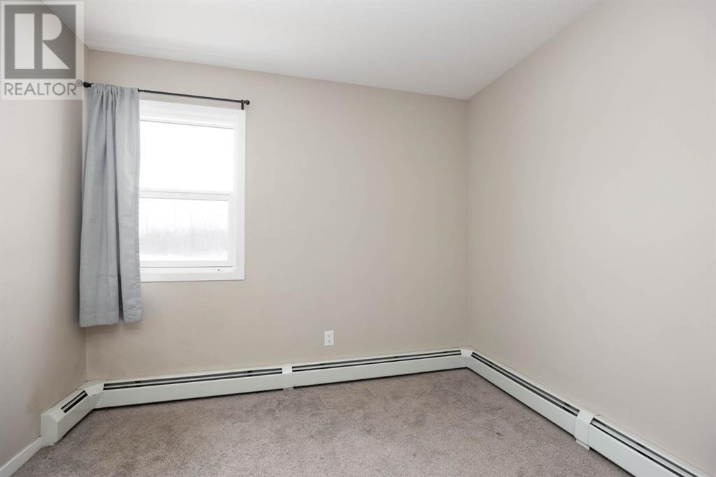 Property at 628, 201 Abasand Drive image 3