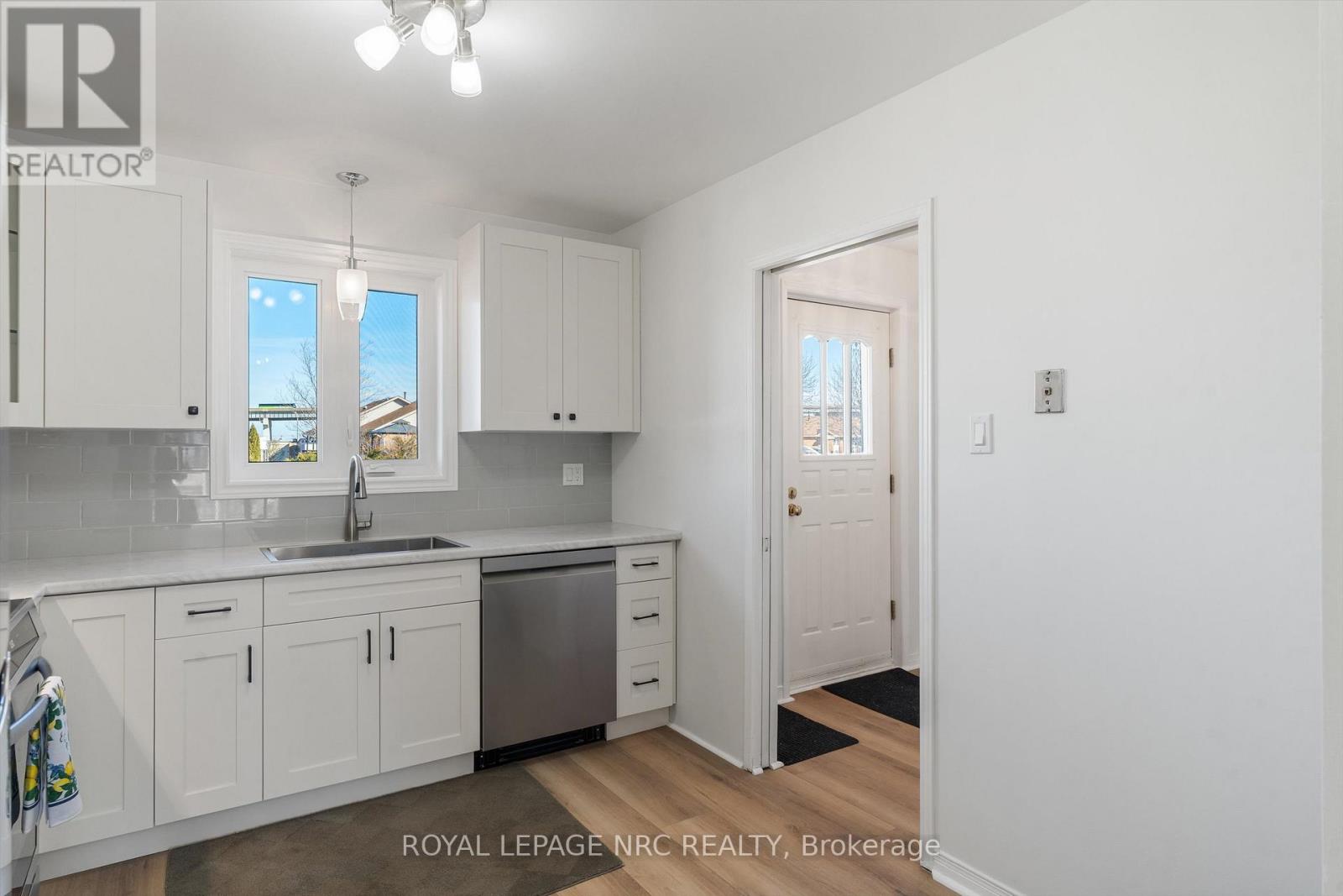 92 - 122 Bunting Road, St. Catharines (E. Chester), Ontario  L2P 3X7 - Photo 5 - X12014085