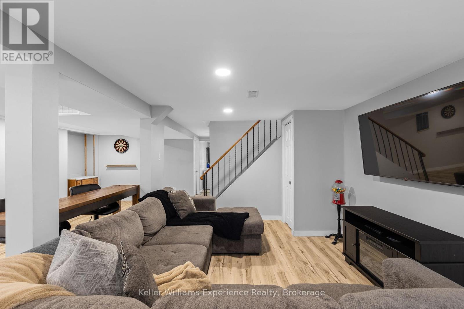 11 Payette Drive, Penetanguishene, Ontario  L9M 1H4 - Photo 11 - S12015813