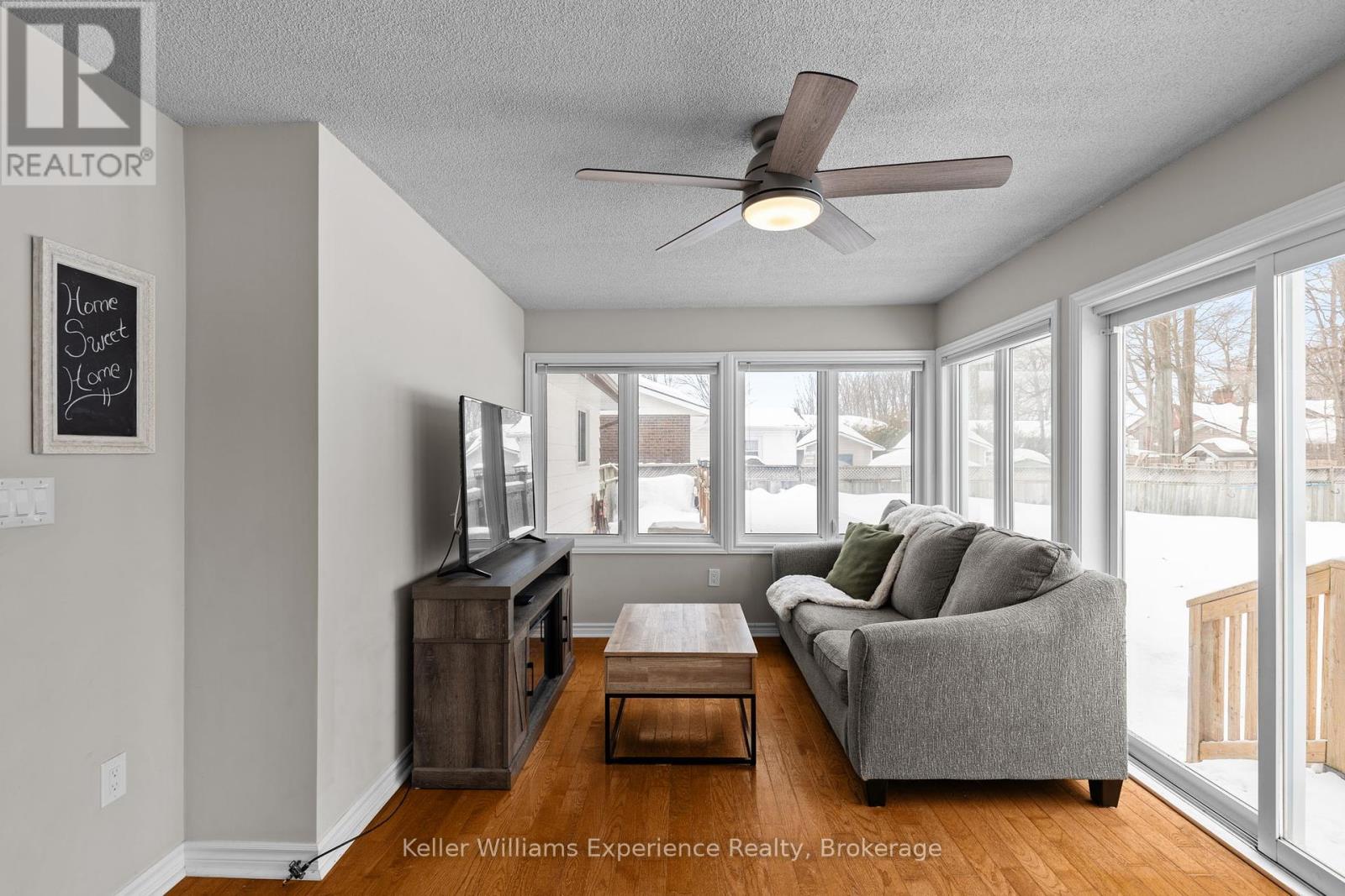 11 Payette Drive, Penetanguishene, Ontario  L9M 1H4 - Photo 6 - S12015813