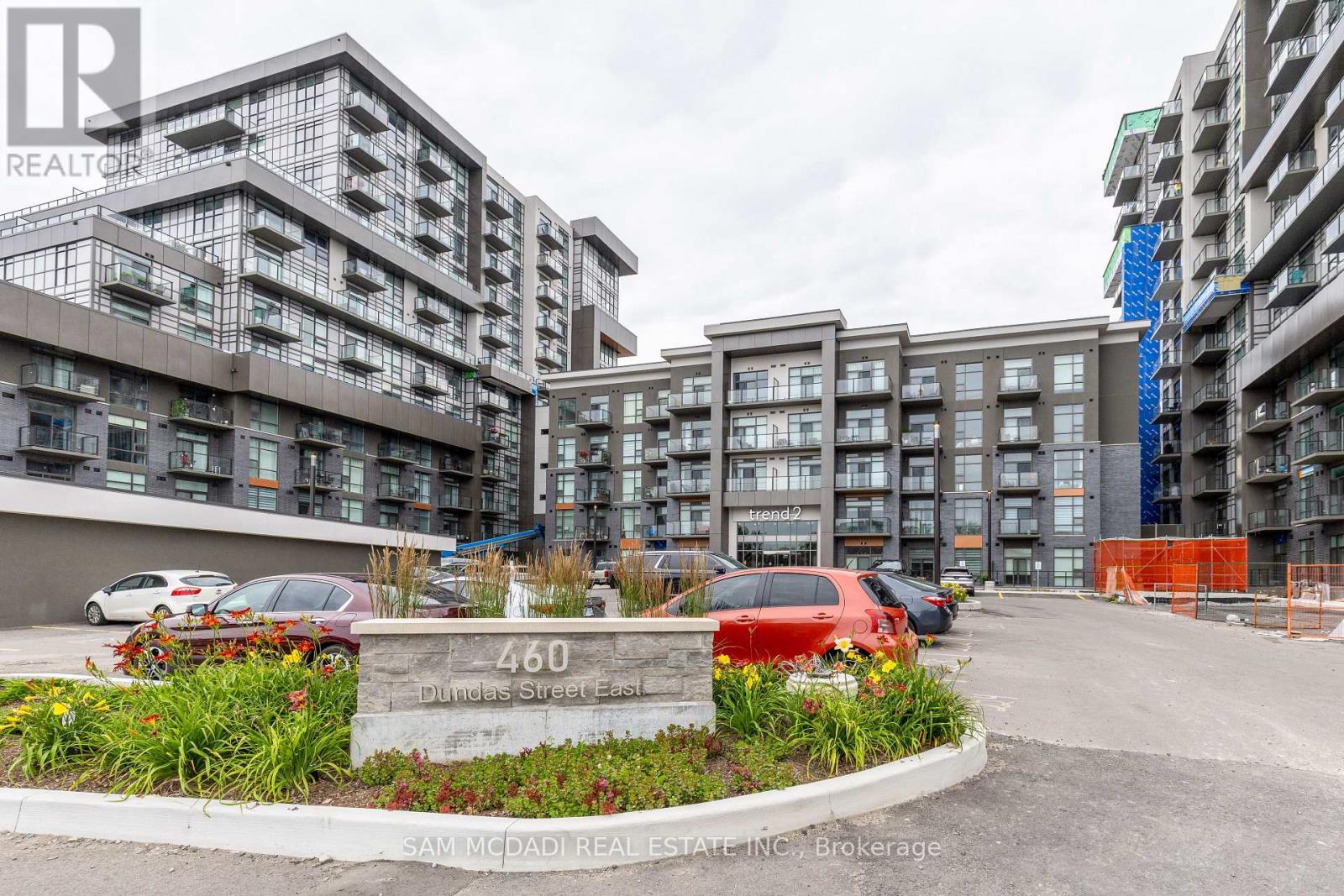 Property at 213 - 460 DUNDAS STREET E image 1