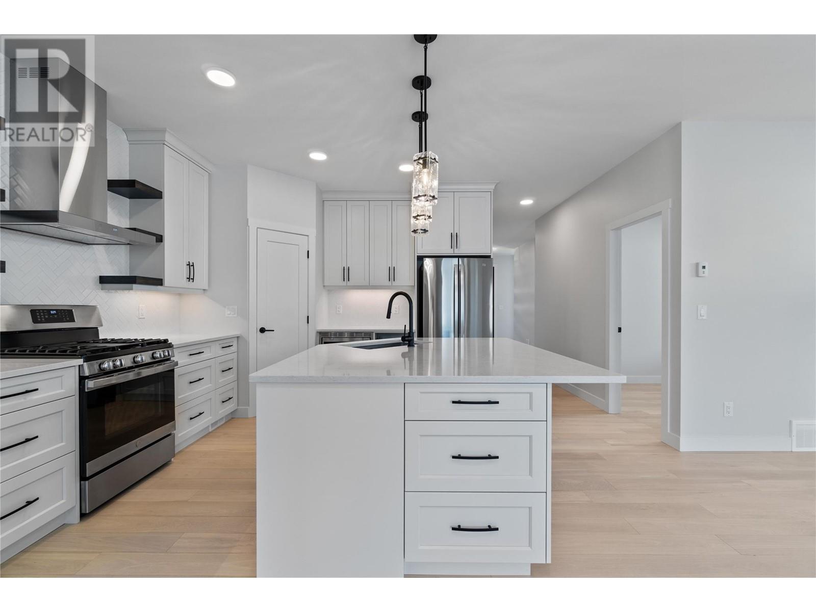Property at 1840 10 Street SW Unit# 9 image 3