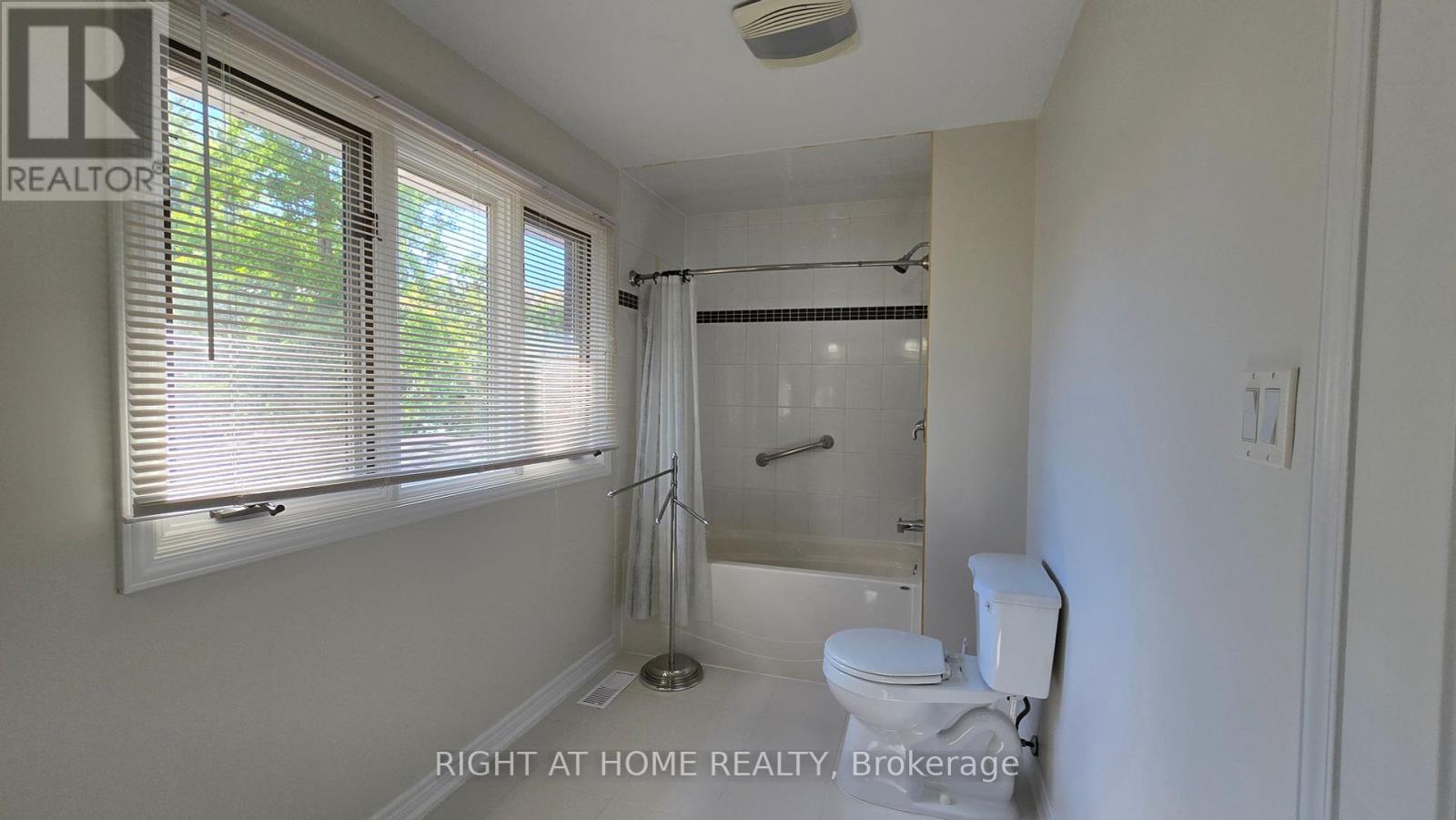 236 York Mills Road, Toronto, Ontario  M2L 1L1 - Photo 26 - C12015790