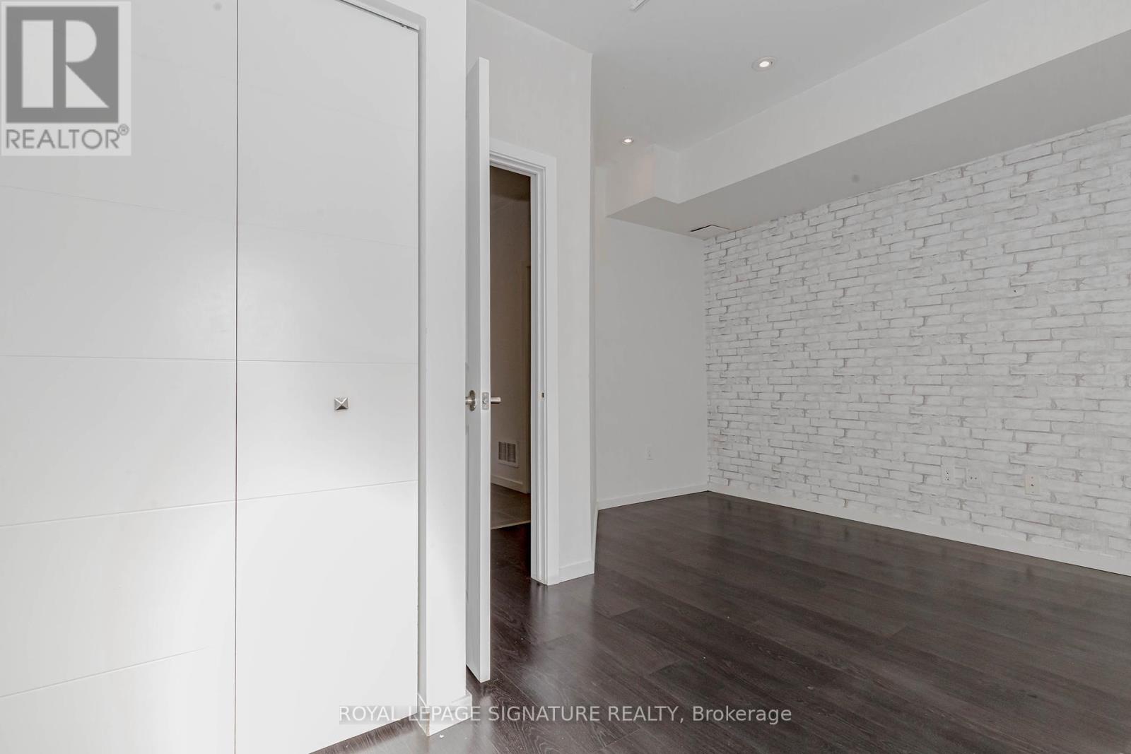 Property at 18 - 369 ESSA ROAD image 4