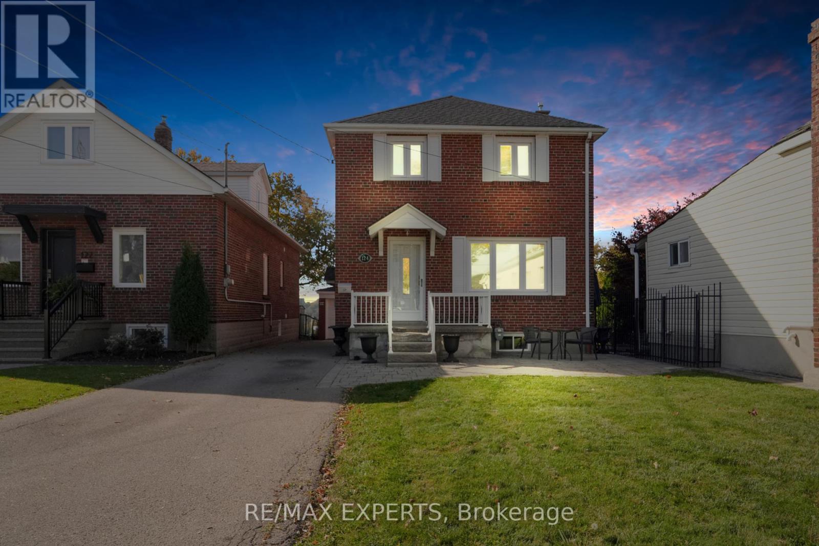 124 Spears Street, Toronto, Ontario  M6N 3X7 - Photo 1 - W12015799