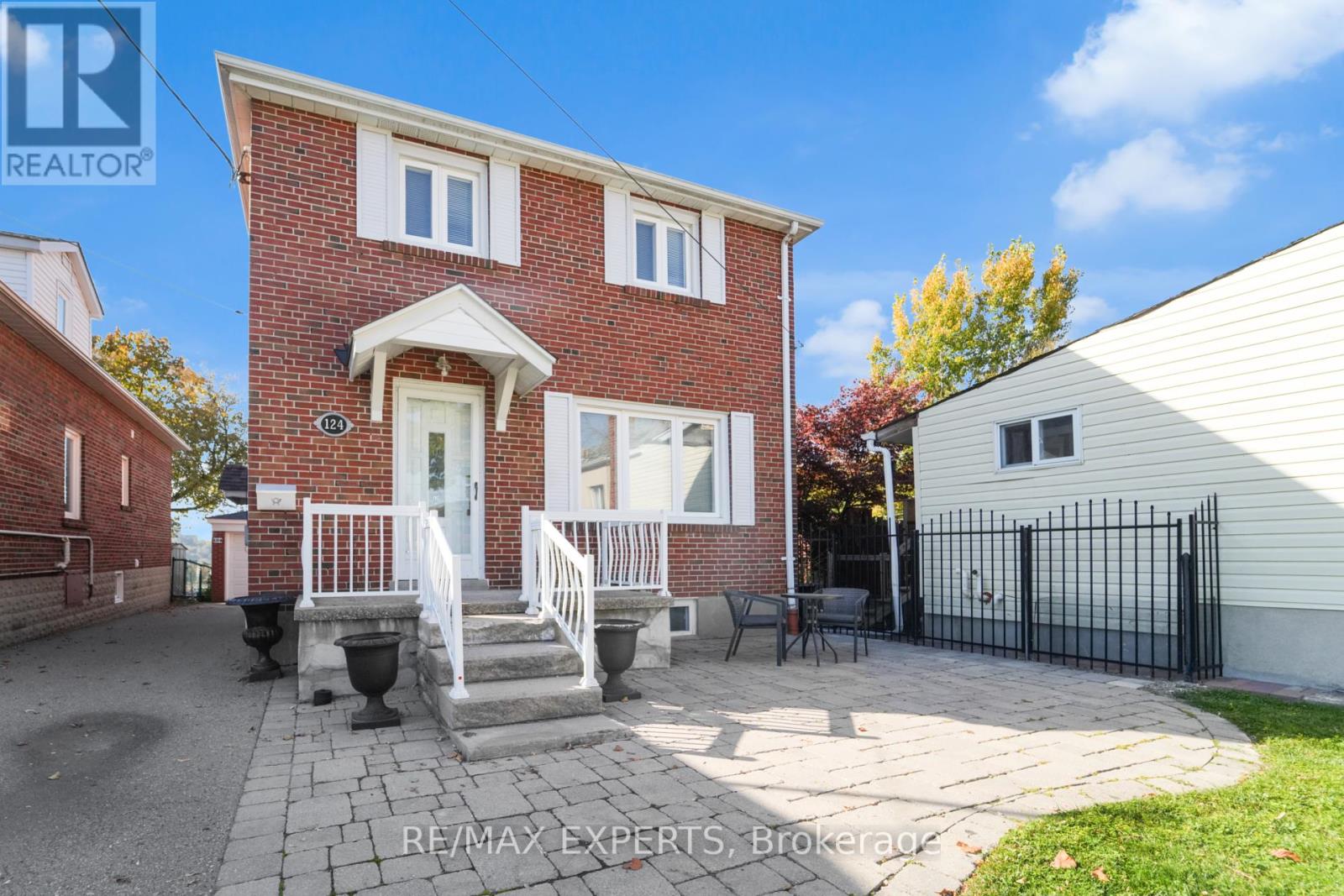 124 Spears Street, Toronto, Ontario  M6N 3X7 - Photo 14 - W12015799