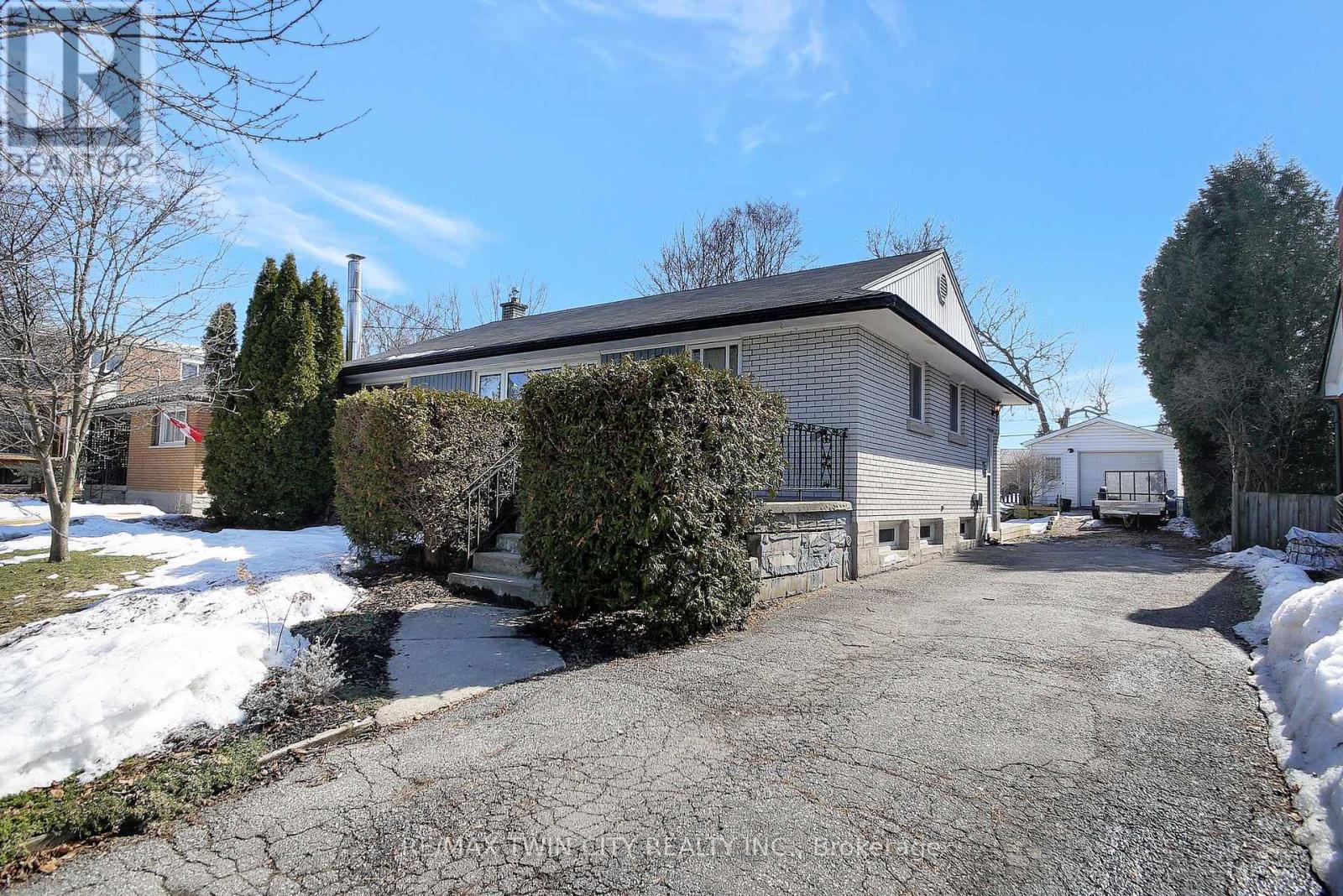 Property at 49 BALLANTYNE AVENUE image 2