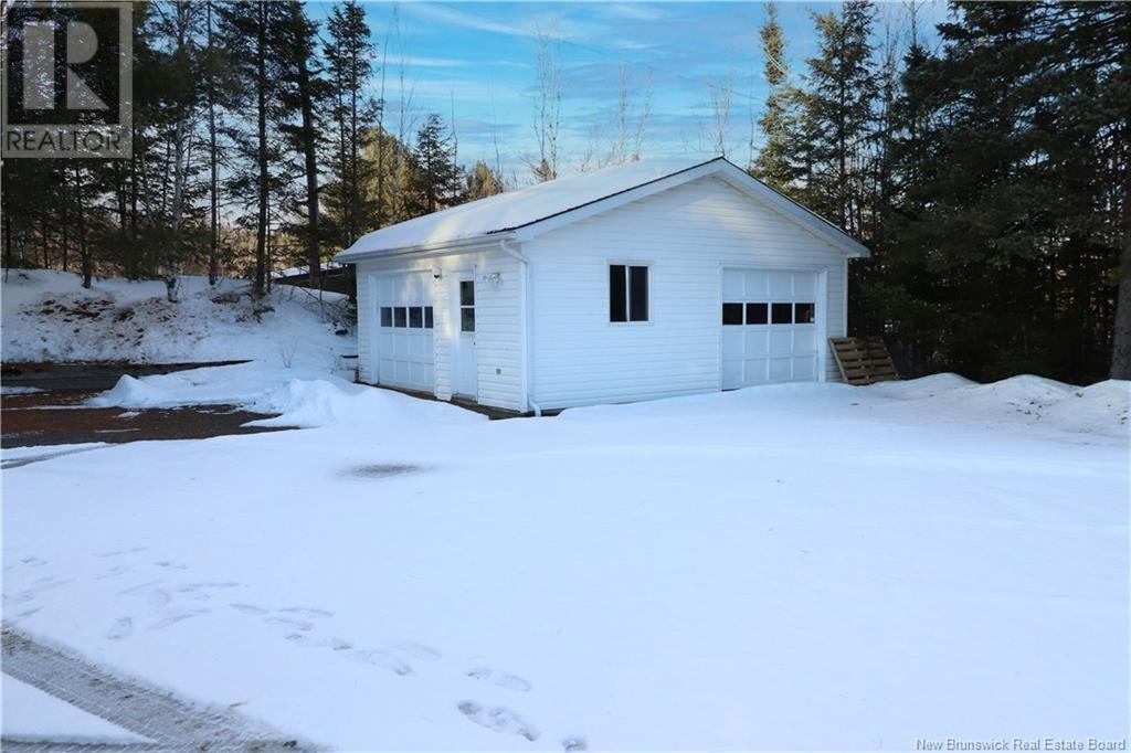 18 Hillview Street, Upper Kingsclear, New Brunswick  E3E 1V1 - Photo 7 - NB113853