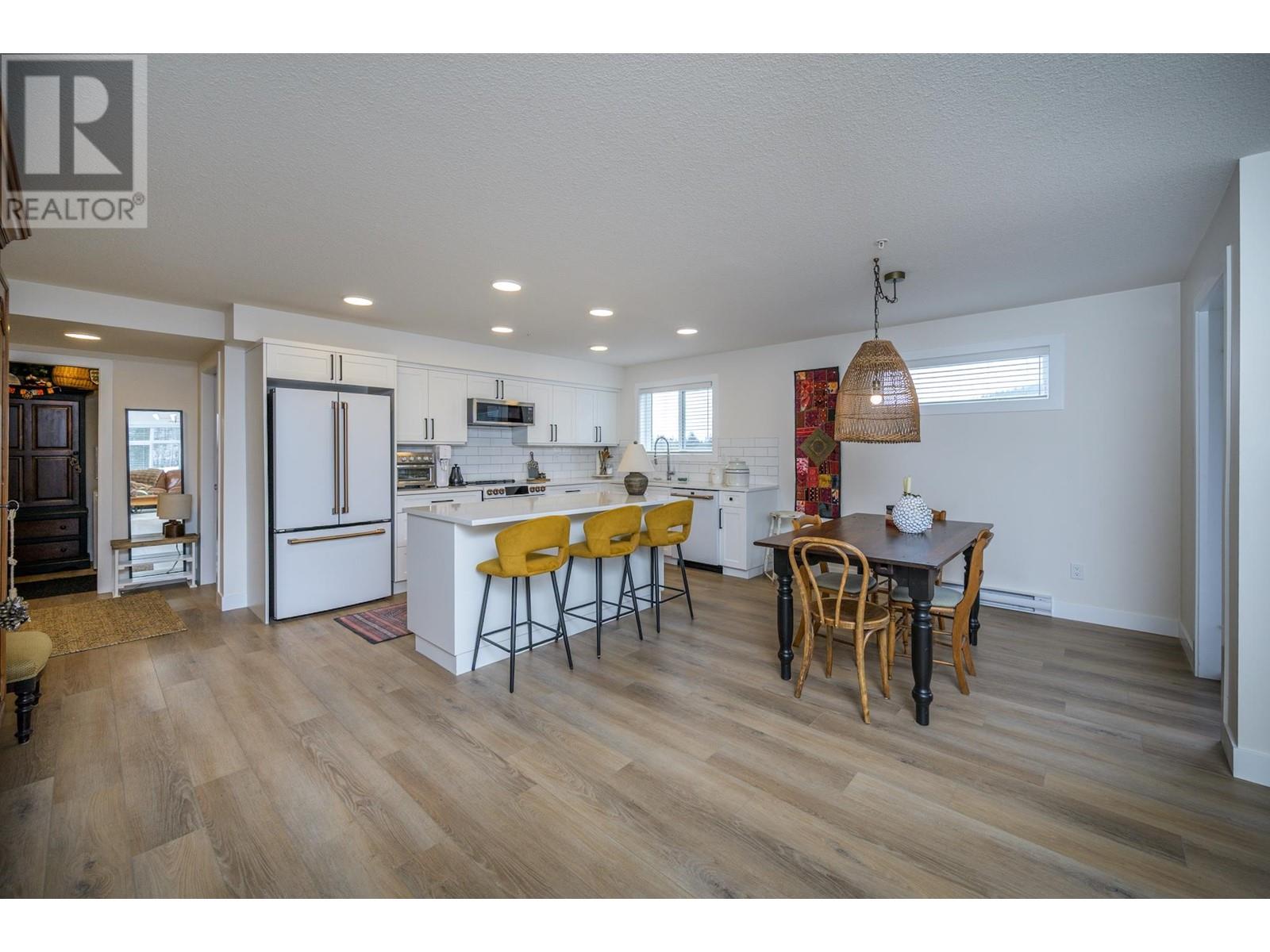 Property at 301 4278 22ND AVENUE image 1