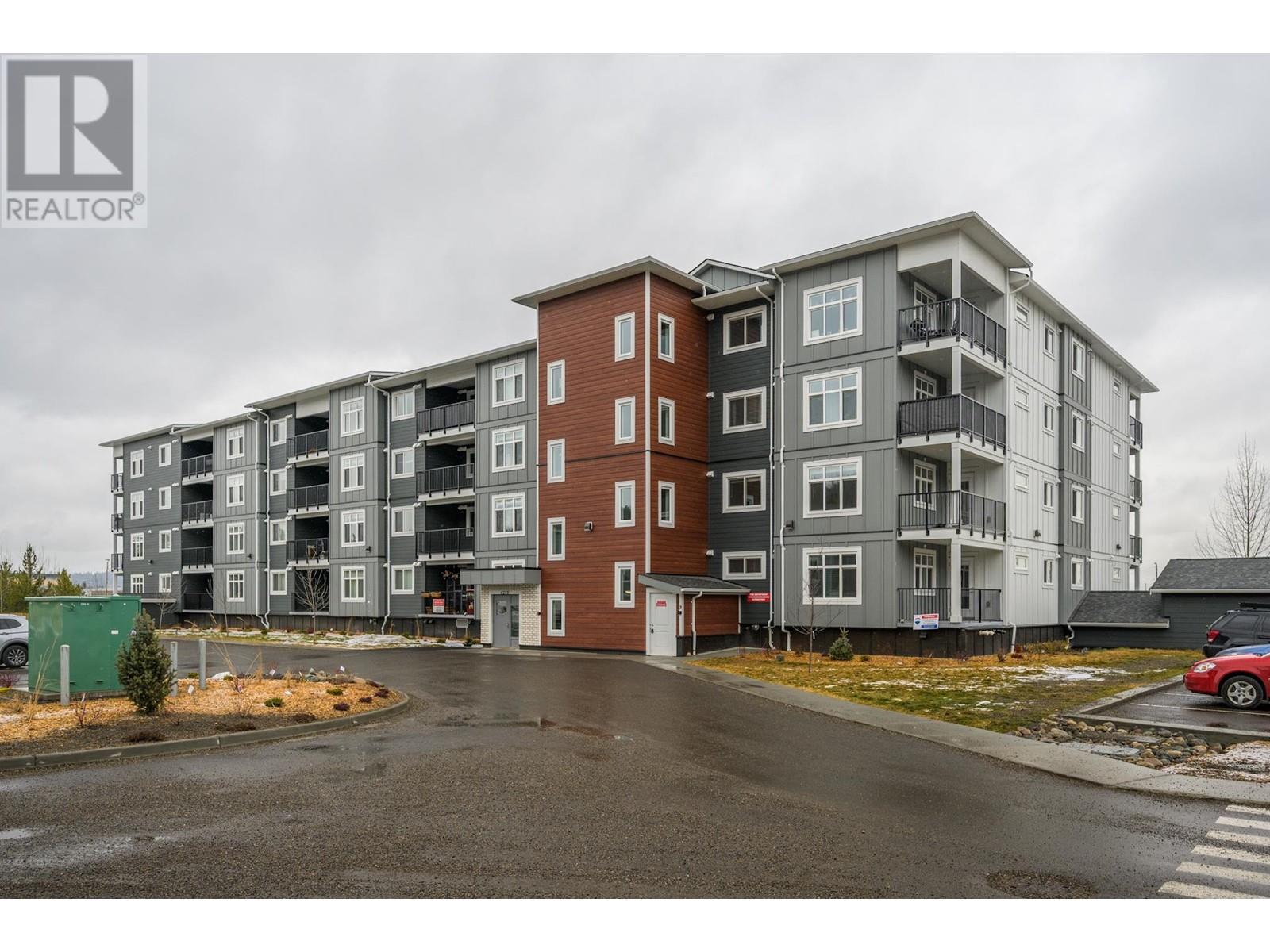 Property at 301 4278 22ND AVENUE image 3