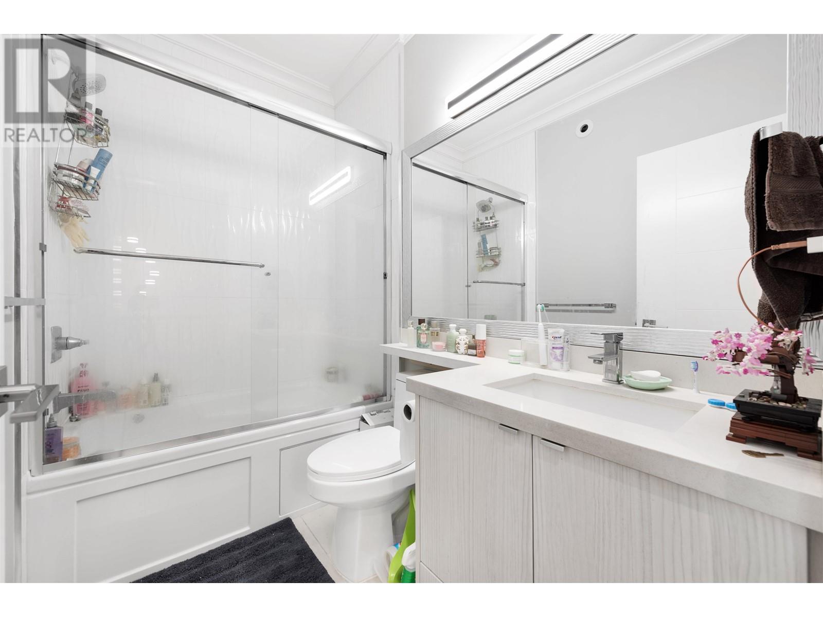 Listing Picture 21 of 28 : 2 9560 ALEXANDRA ROAD, Richmond / 烈治文 - 魯藝地產 Yvonne Lu Group - MLS Medallion Club Member