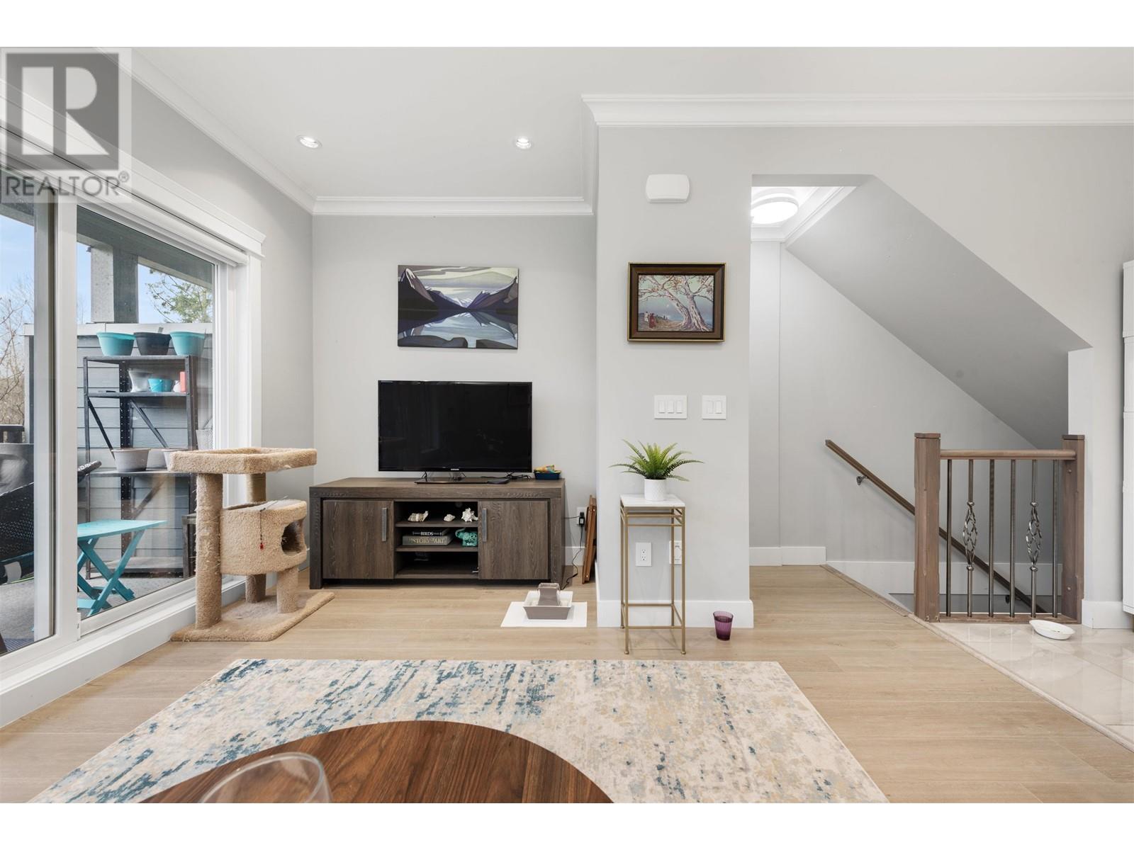 Listing Picture 3 of 28 : 2 9560 ALEXANDRA ROAD, Richmond / 烈治文 - 魯藝地產 Yvonne Lu Group - MLS Medallion Club Member
