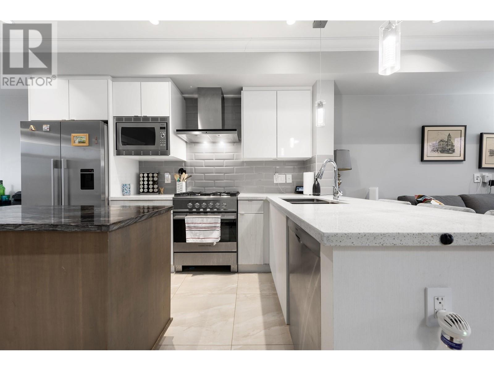 Listing Picture 7 of 28 : 2 9560 ALEXANDRA ROAD, Richmond / 烈治文 - 魯藝地產 Yvonne Lu Group - MLS Medallion Club Member