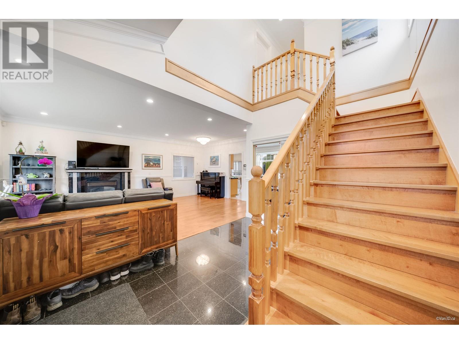 3786 Brandon Street, Burnaby, British Columbia  V5G 2P2 - Photo 2 - R2977009