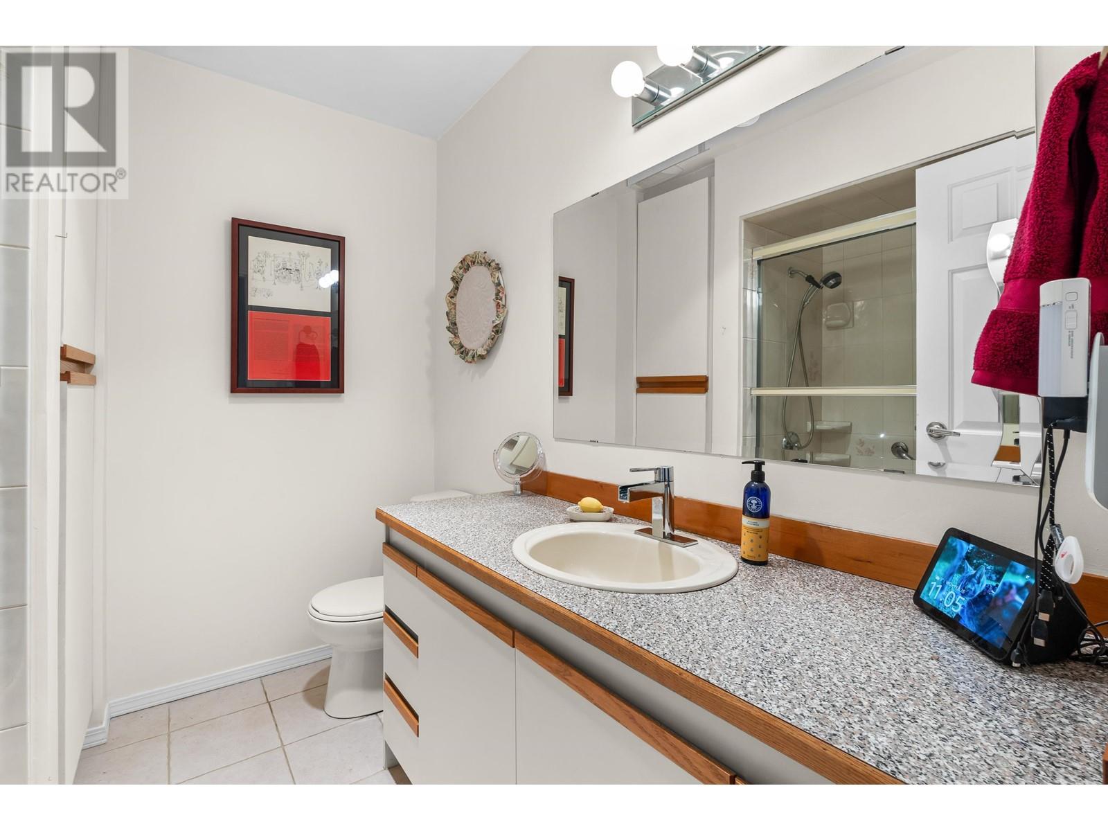 4862 Bessborough Drive, Burnaby, British Columbia  V5C 1L3 - Photo 15 - R2977168
