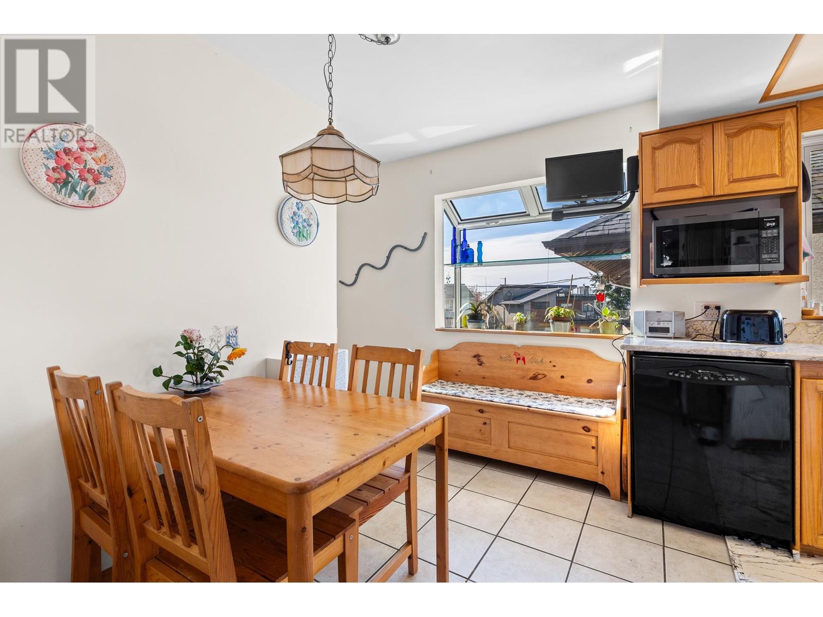4862 Bessborough Drive, Burnaby, British Columbia  V5C 1L3 - Photo 18 - R2977168