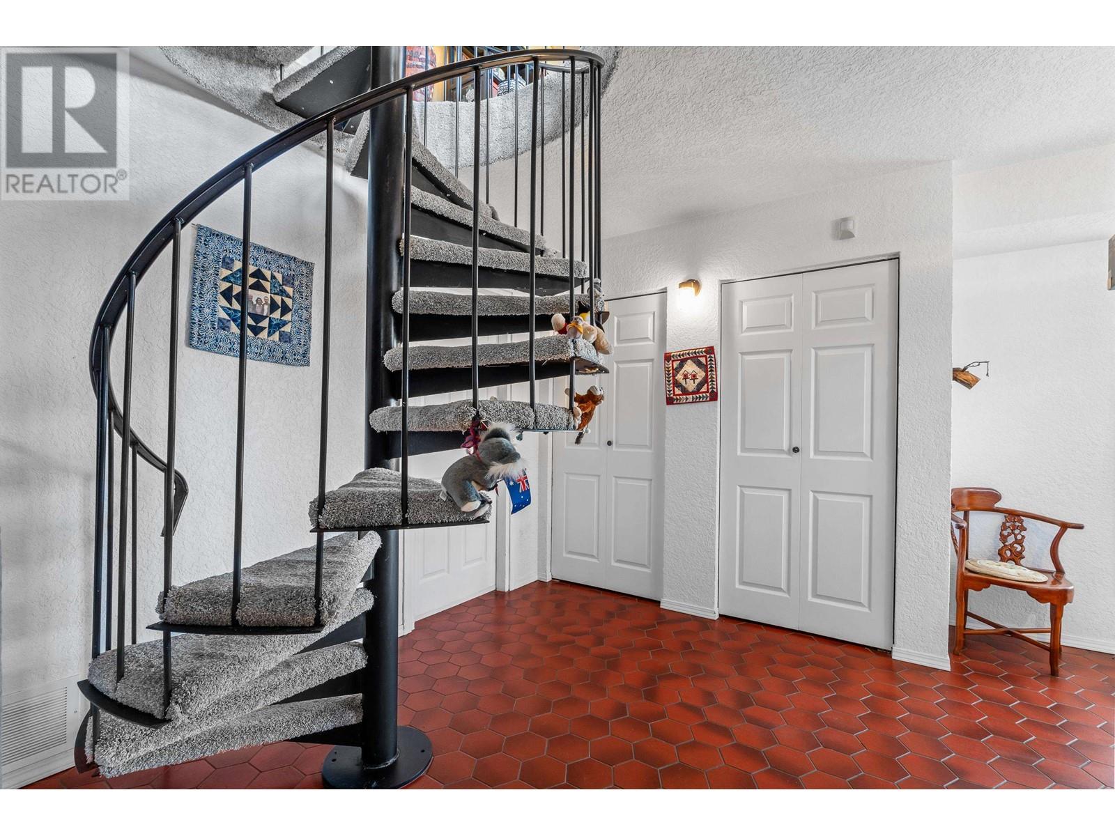 4862 Bessborough Drive, Burnaby, British Columbia  V5C 1L3 - Photo 20 - R2977168