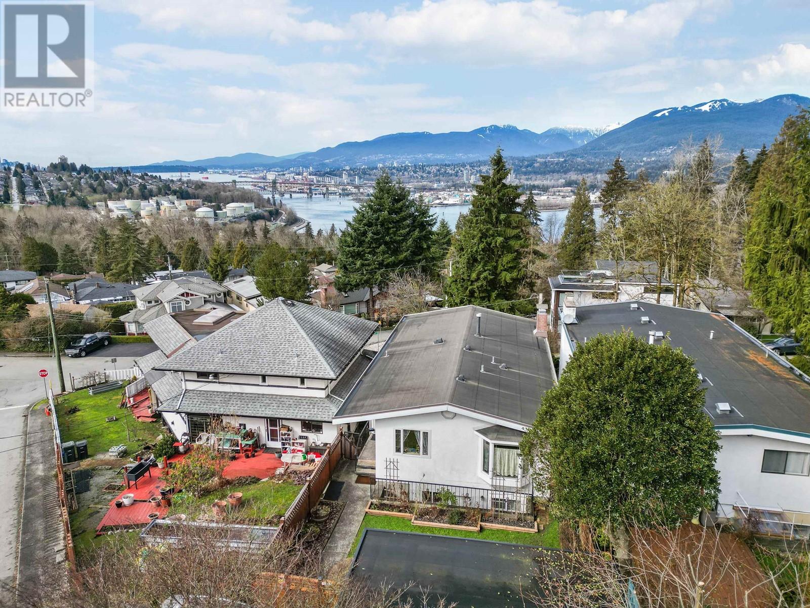 4862 Bessborough Drive, Burnaby, British Columbia  V5C 1L3 - Photo 38 - R2977168