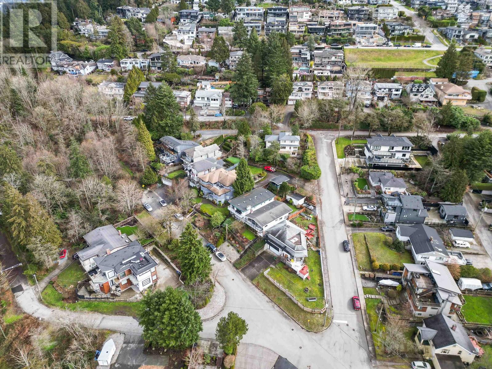 4862 Bessborough Drive, Burnaby, British Columbia  V5C 1L3 - Photo 39 - R2977168